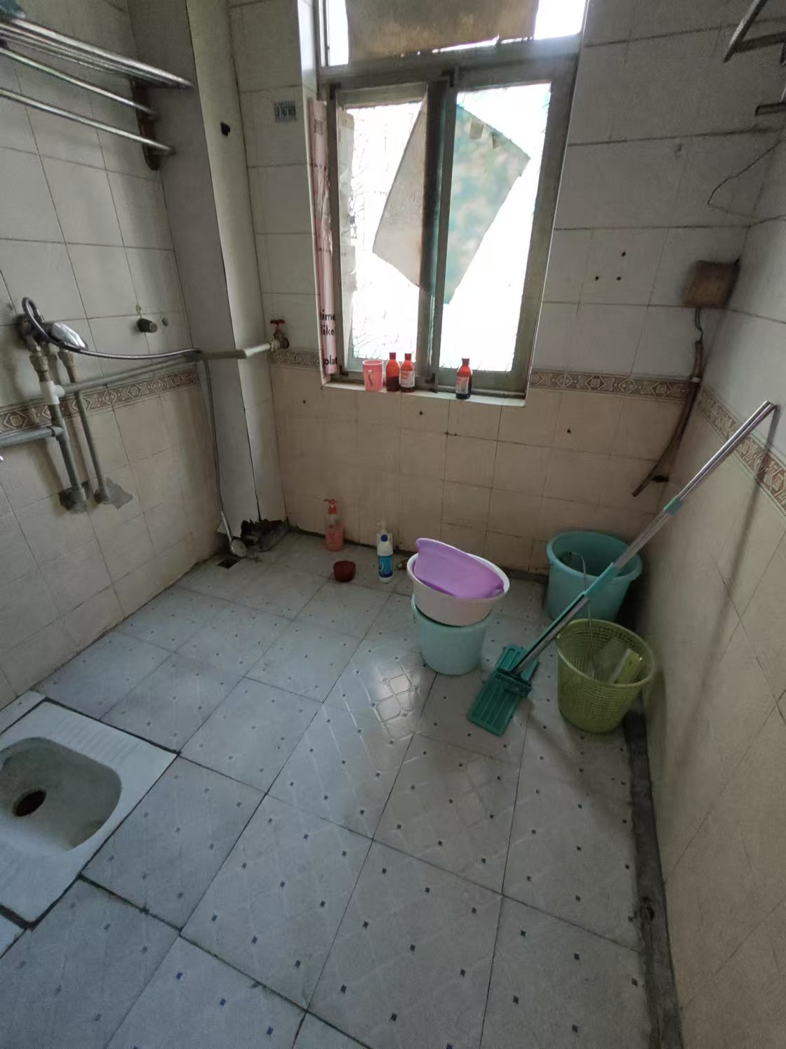 东兴园公寓 3室1厅2卫 1600.0元/月 东兴园公寓 3室1厅2卫 1600.0元/月室内图