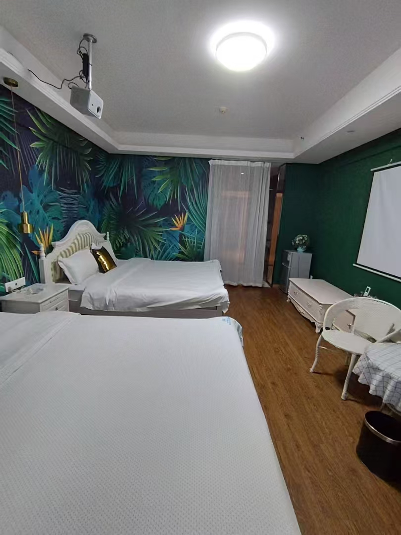 德思勤城市广场(宝格丽公寓)  1室1厅1卫    2200.0元/月 德思勤城市广场(宝格丽公寓)  1室1厅1卫    2200.0元/月室内图