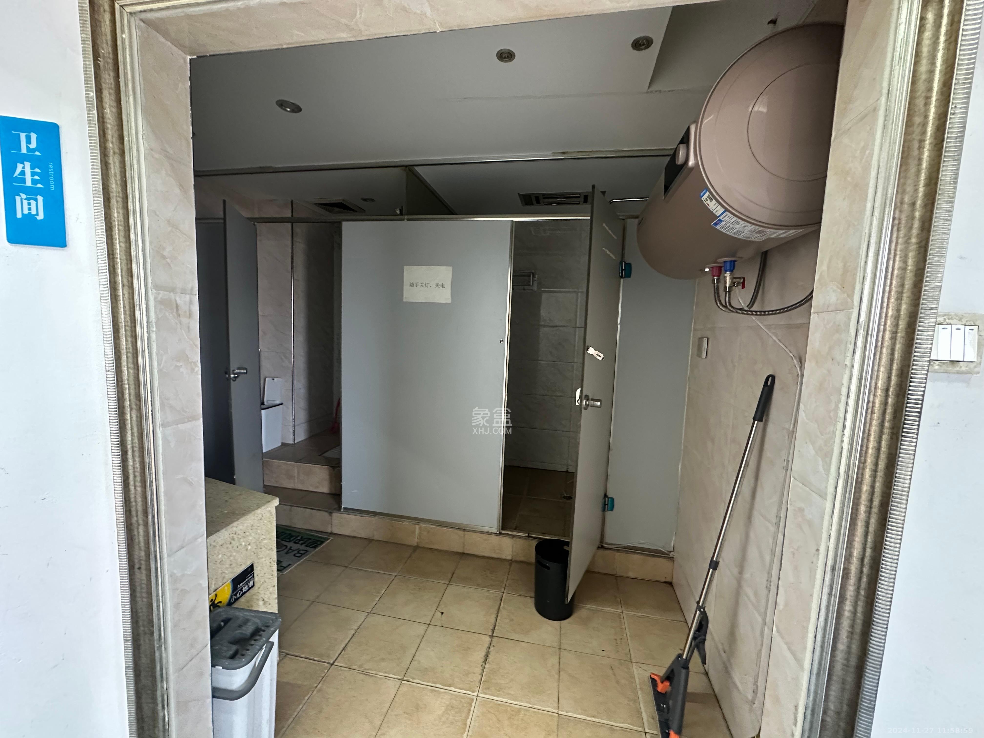 湘江世纪城富湾国际 10室2厅2卫 10800.0元/月 湘江世纪城富湾国际 10室2厅2卫 10800.0元/月室内图