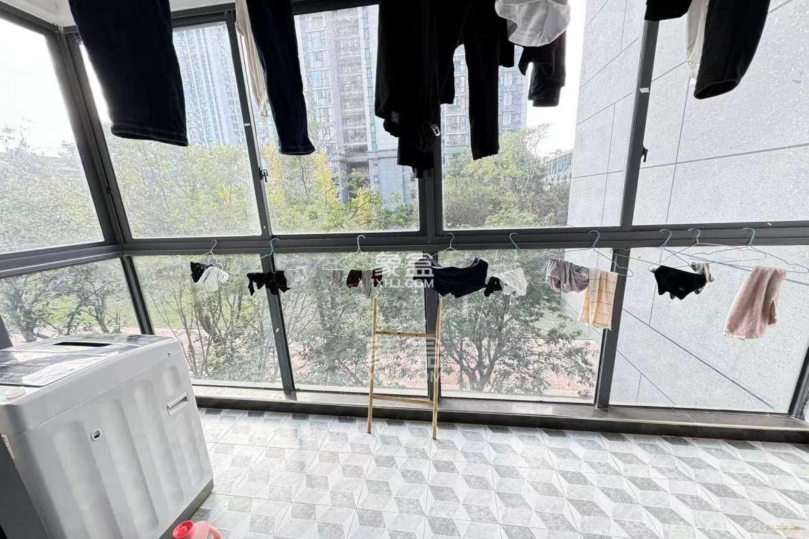 天翼花园(中国电信单位房)  3室2厅2卫    2950.0元/月 天翼花园(中国电信单位房)  3室2厅2卫    2950.0元/月室内图