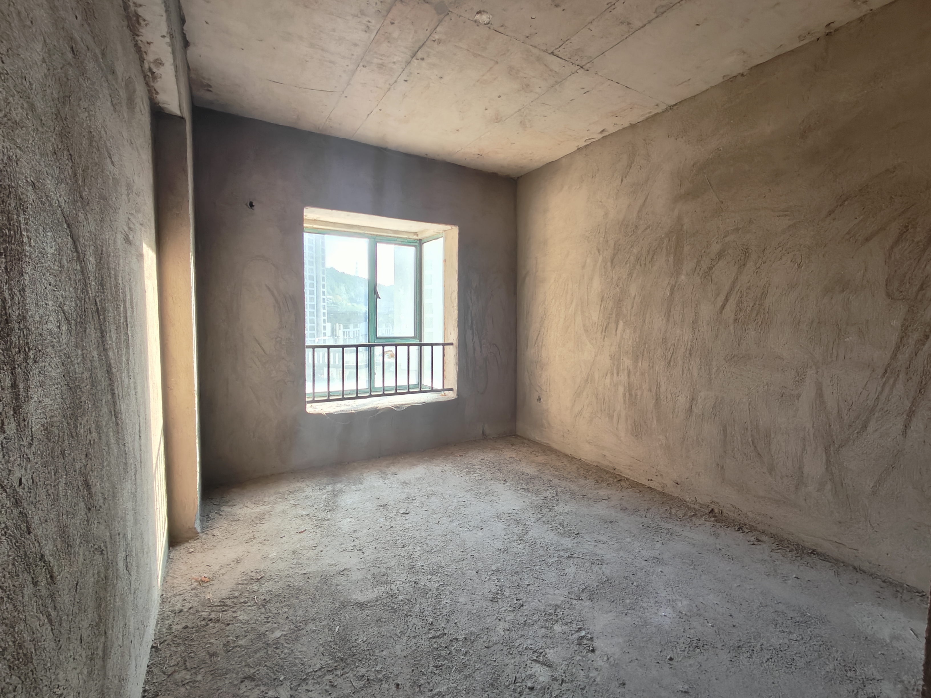 阳光时代  5室2厅2卫    120.0万客厅