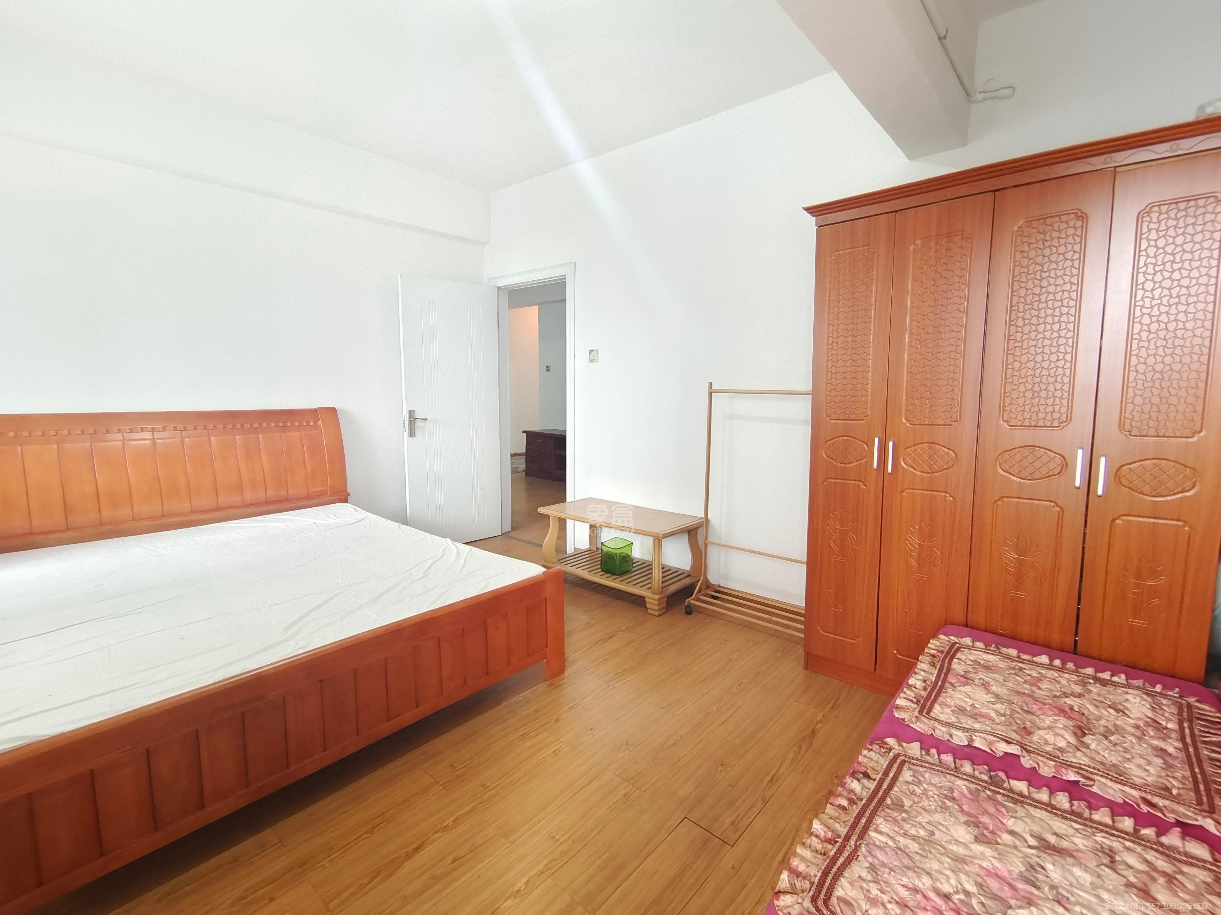 文化园三期 1室1厅1卫 1100.0元/月 文化园三期 1室1厅1卫 1100.0元/月室内图