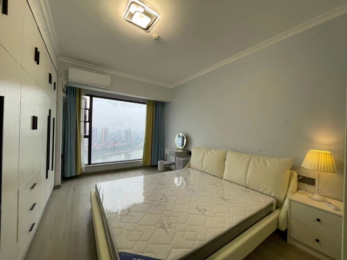 江岸公馆 1室1厅2卫 2000.0元/月 江岸公馆 1室1厅2卫 2000.0元/月室内图