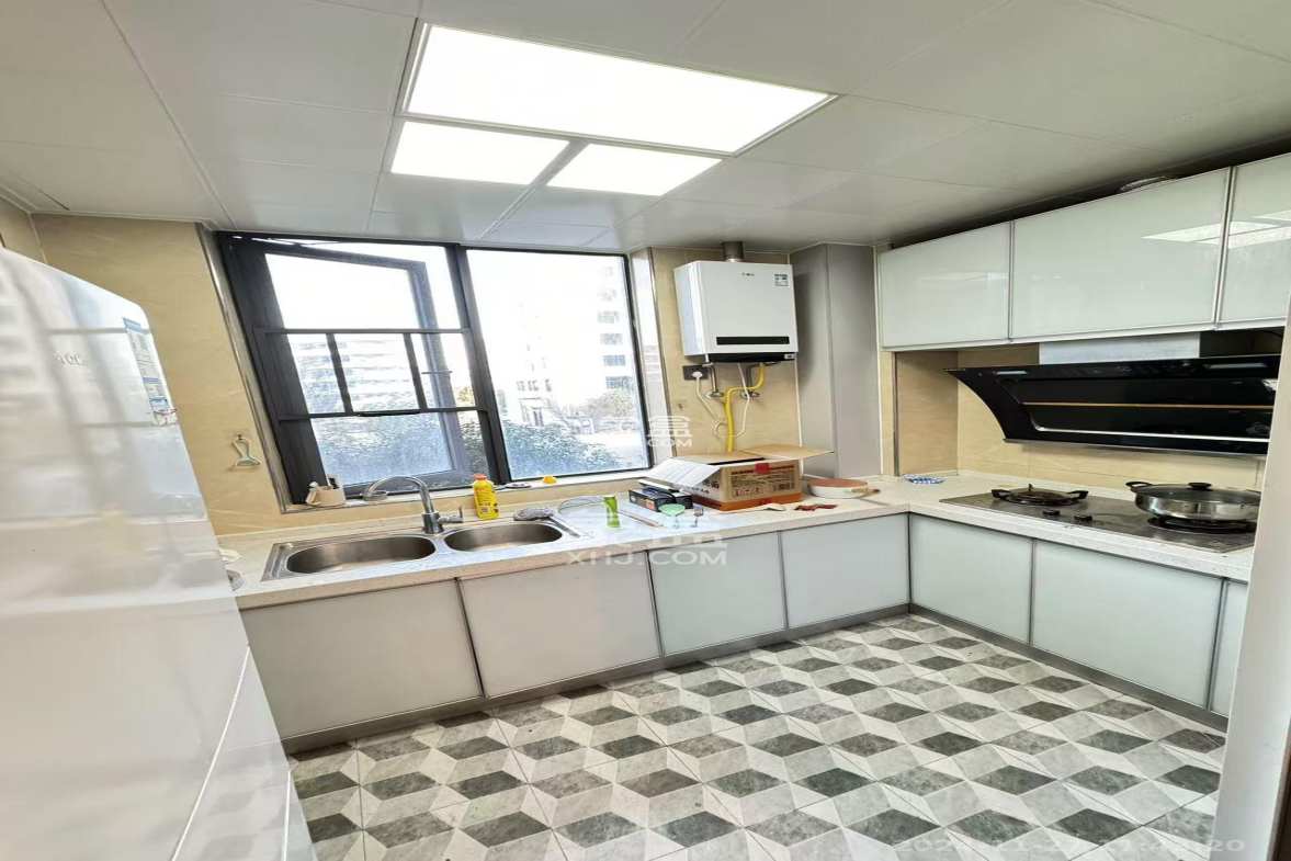 天翼花园(中国电信单位房)  3室2厅2卫    2950.0元/月 天翼花园(中国电信单位房)  3室2厅2卫    2950.0元/月室内图