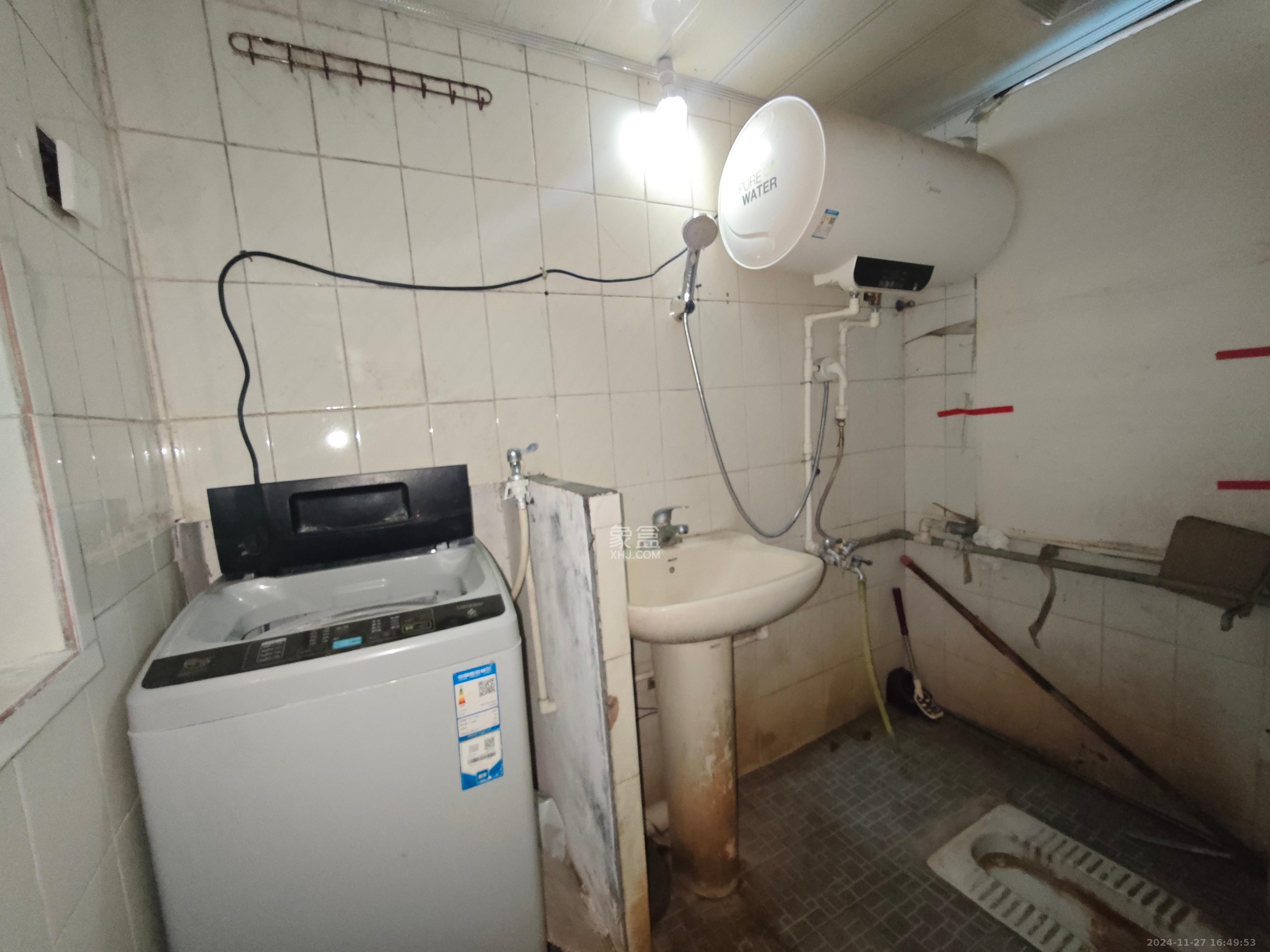 富雅坪社区(红墙巷) 3室1厅1卫 2400.0元/月 富雅坪社区(红墙巷) 3室1厅1卫 2400.0元/月室内图