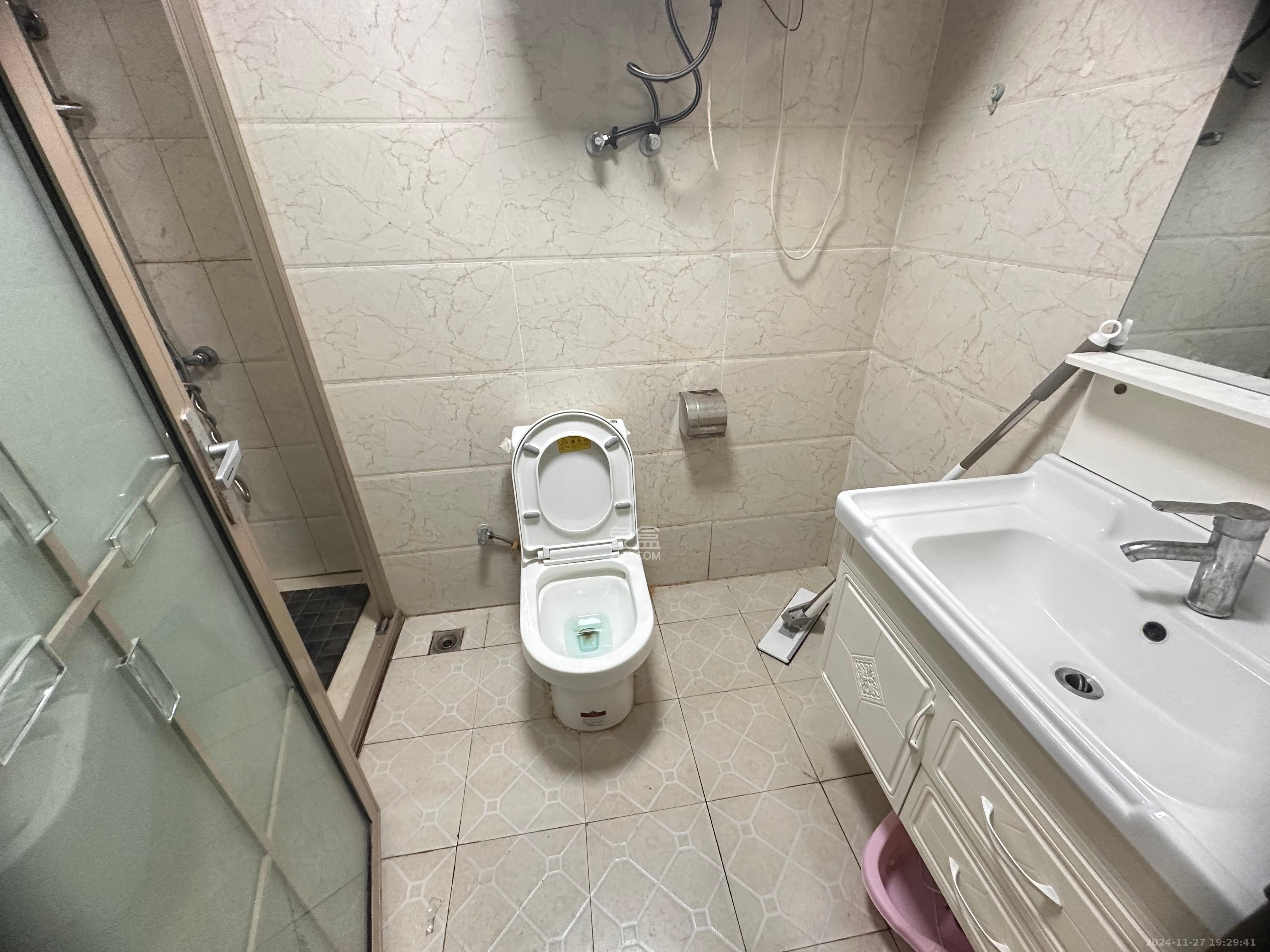 德庆水韵山城 1室1厅1卫 1400.0元/月 德庆水韵山城 1室1厅1卫 1400.0元/月室内图