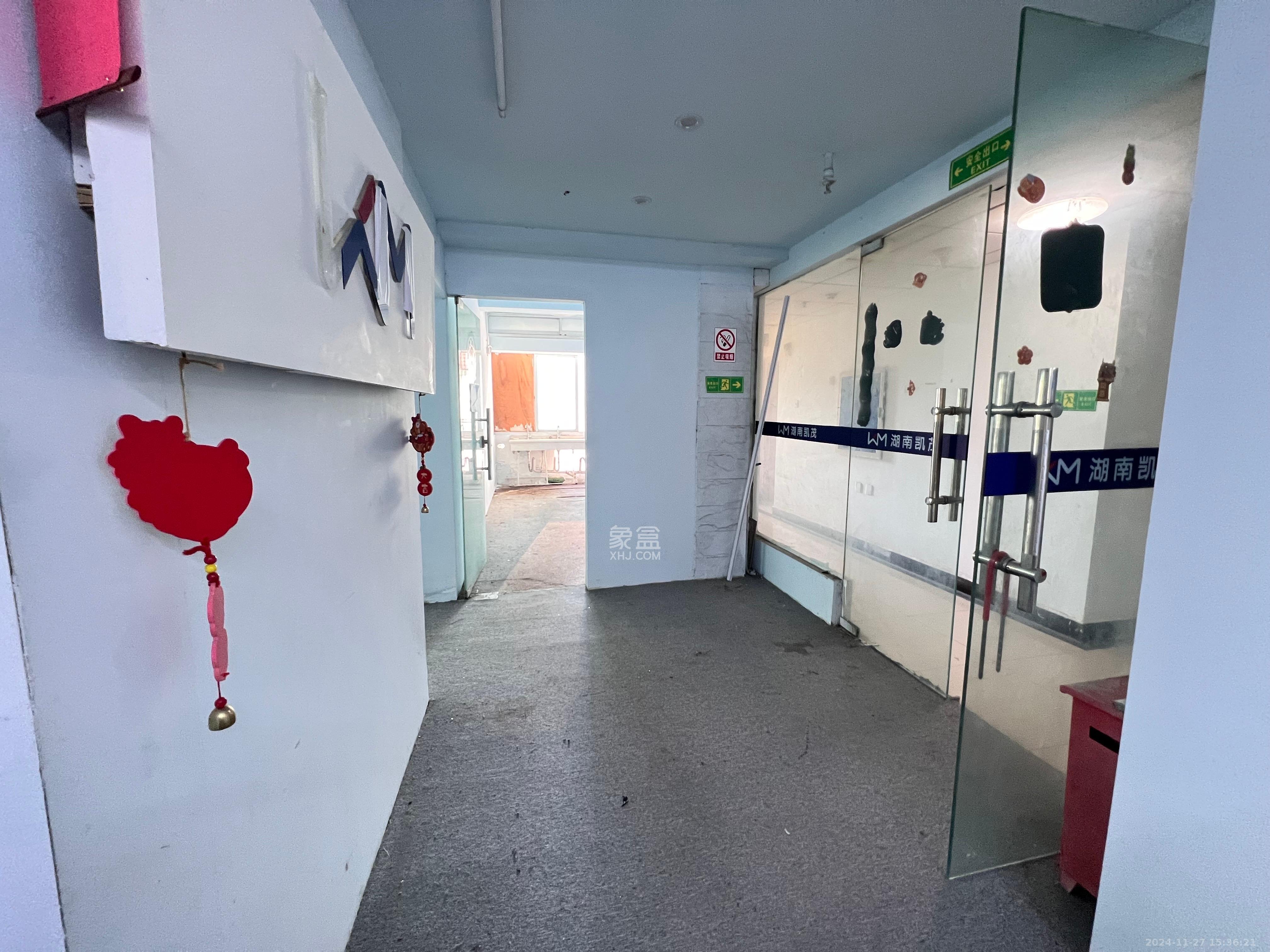 湖南财富中心  3室2厅1卫    6000.0元/月 湖南财富中心  3室2厅1卫    6000.0元/月室内图