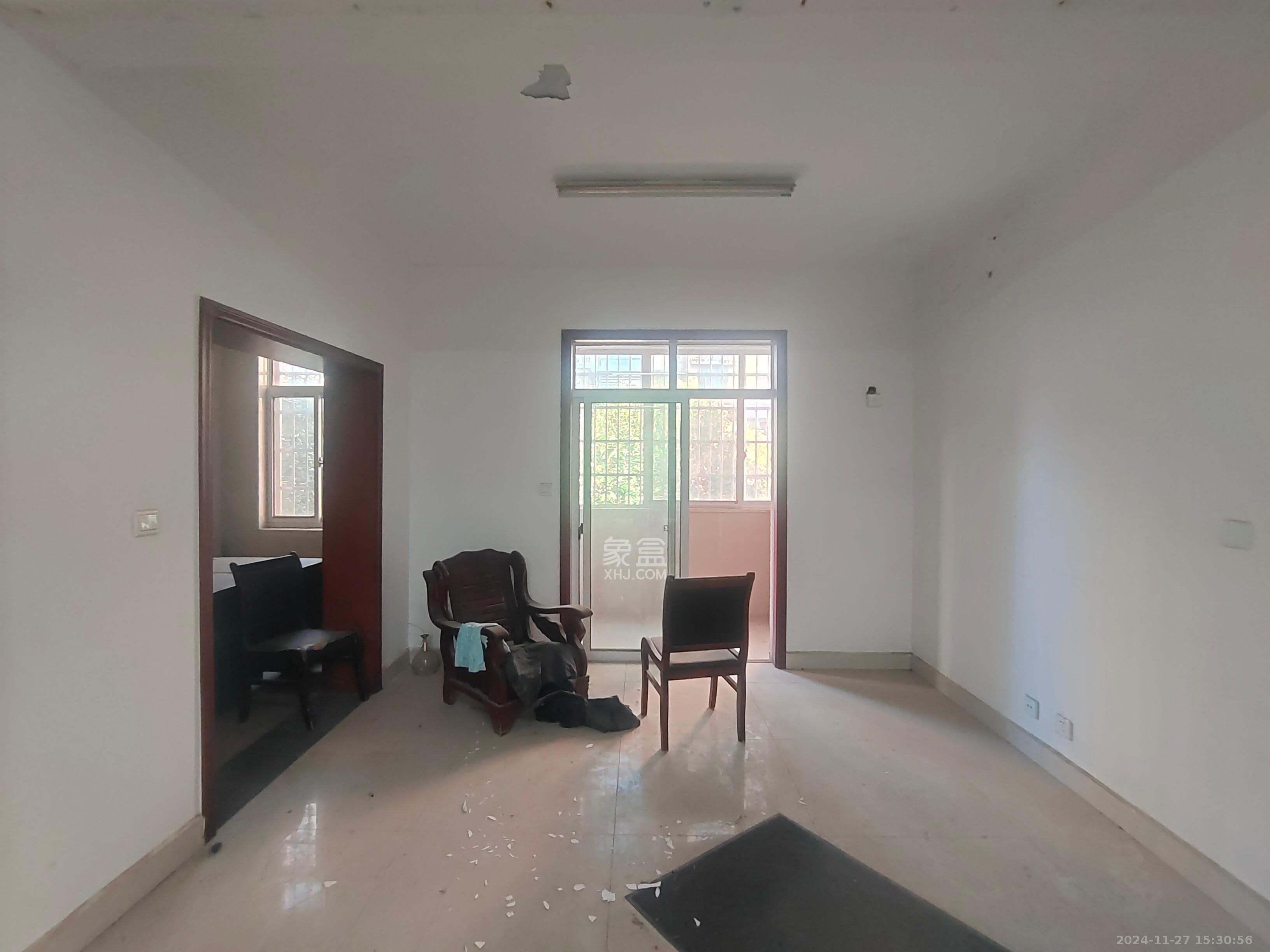 润芳园 6室2厅3卫 3500.0元/月 润芳园 6室2厅3卫 3500.0元/月室内图