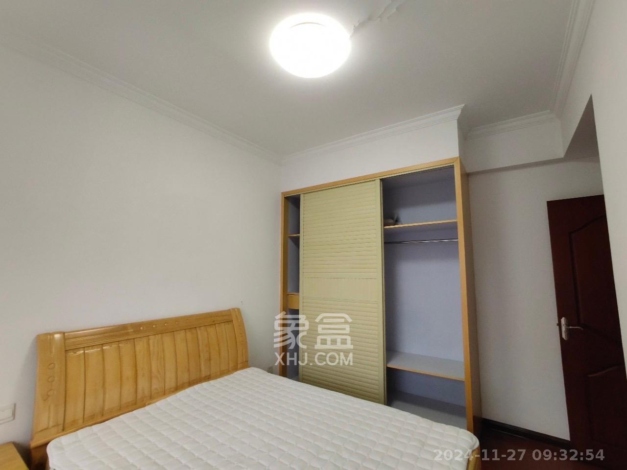 藏珑湖上国际花园 4室2厅2卫 3600.0元/月 藏珑湖上国际花园 4室2厅2卫 3600.0元/月室内图