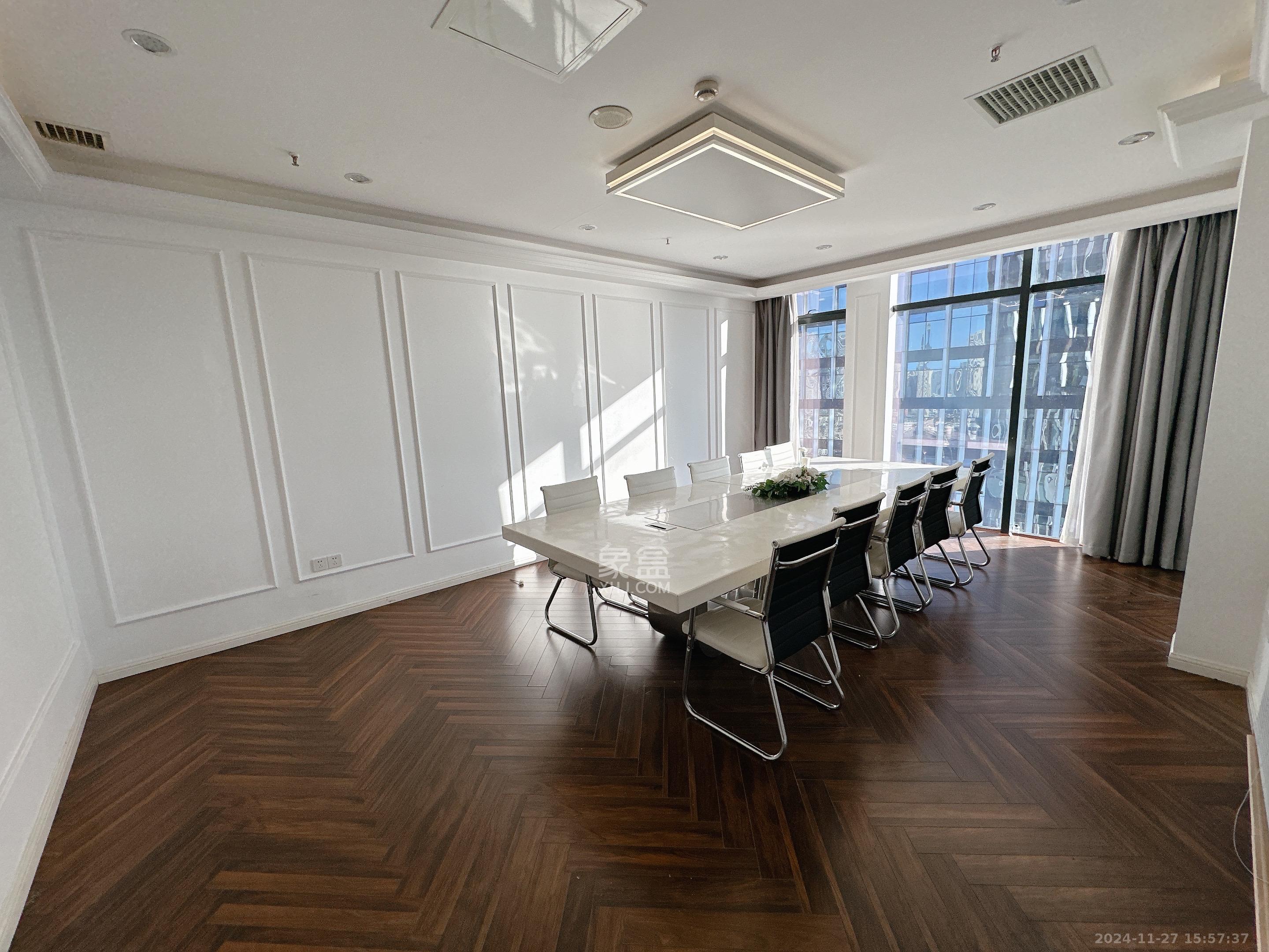 万达广场   230.05㎡     12500.00元/月室内图