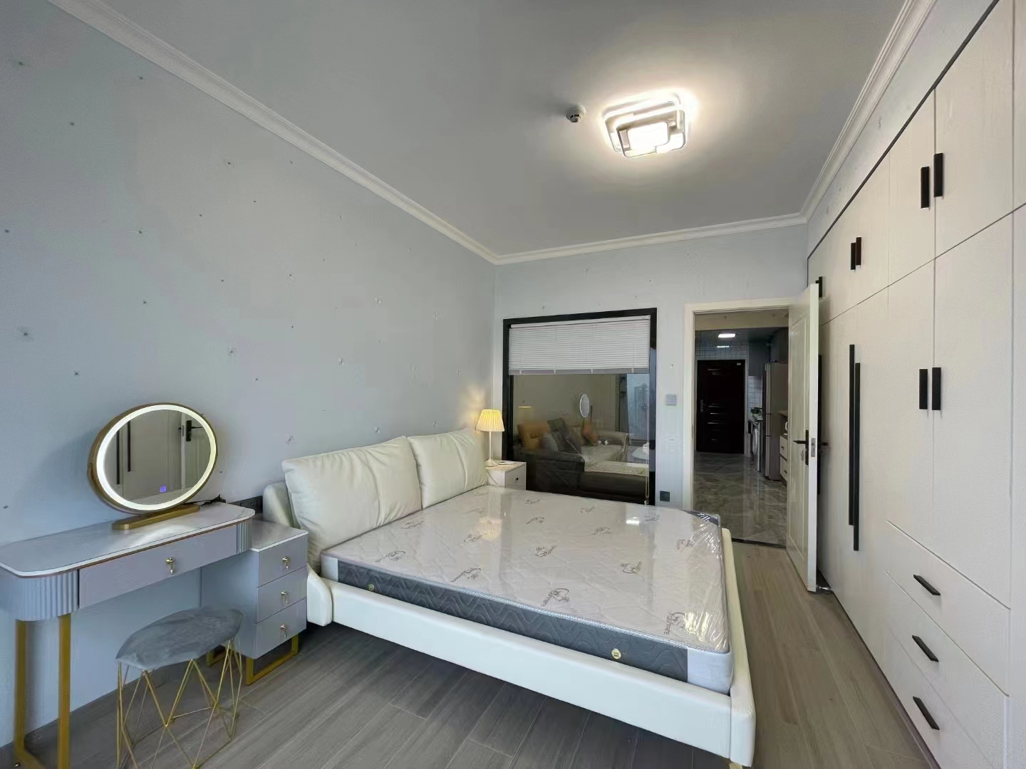 江岸公馆 1室1厅2卫 2000.0元/月 江岸公馆 1室1厅2卫 2000.0元/月室内图