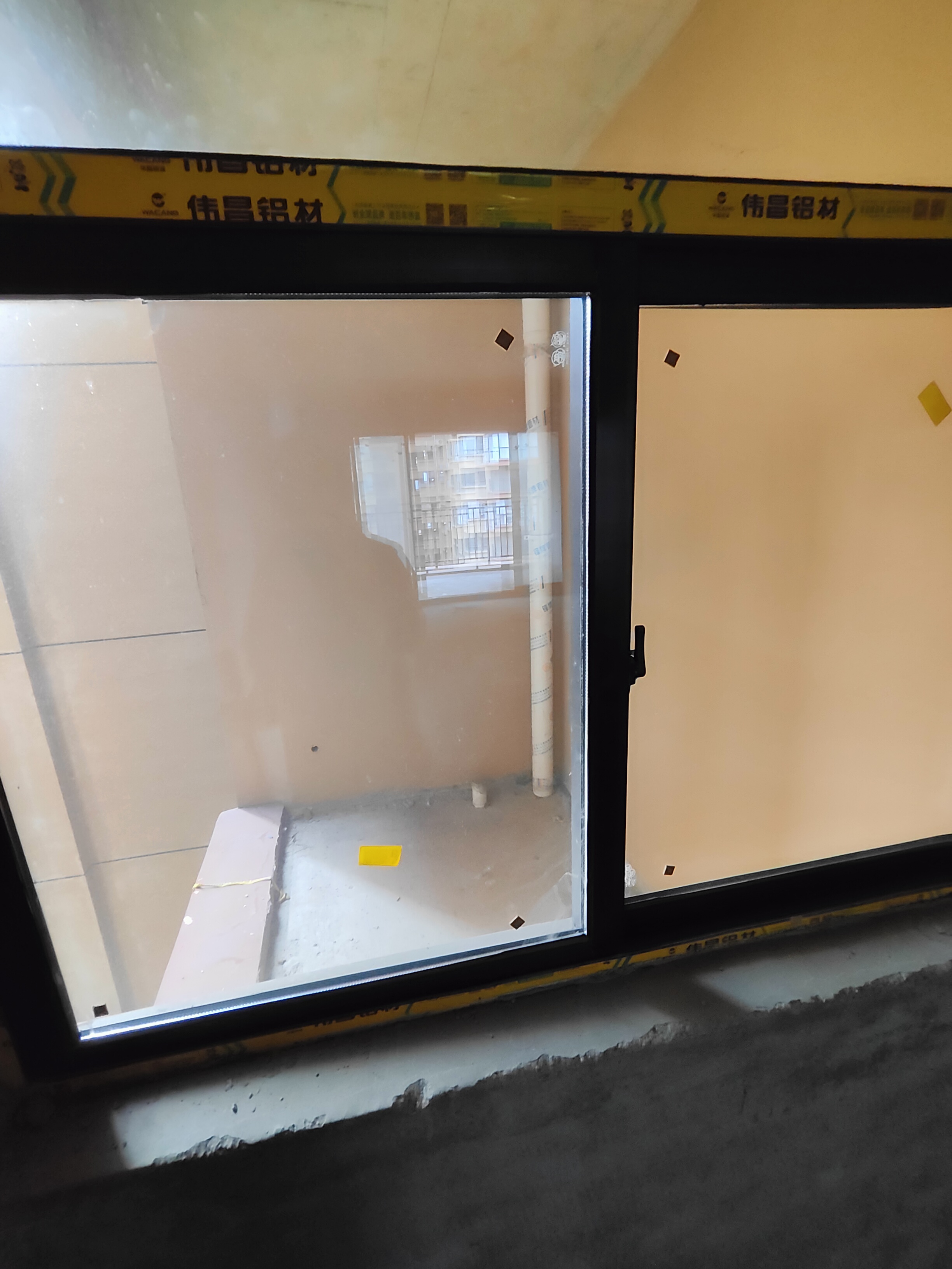 珠江云锦  3室2厅2卫   58.00万客厅