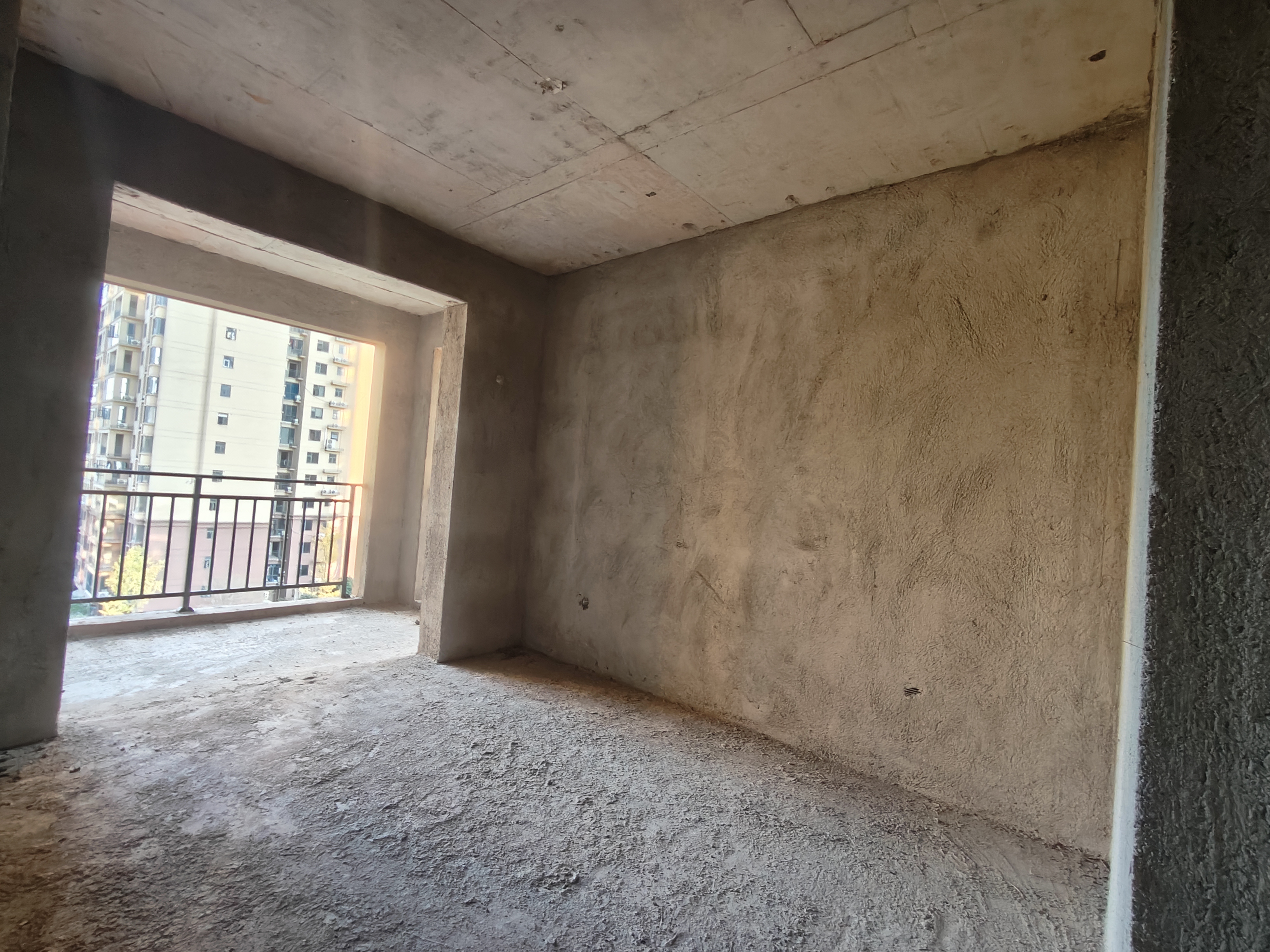 阳光时代 5室2厅2卫 120.0万 阳光时代 5室2厅2卫 120.0万客厅