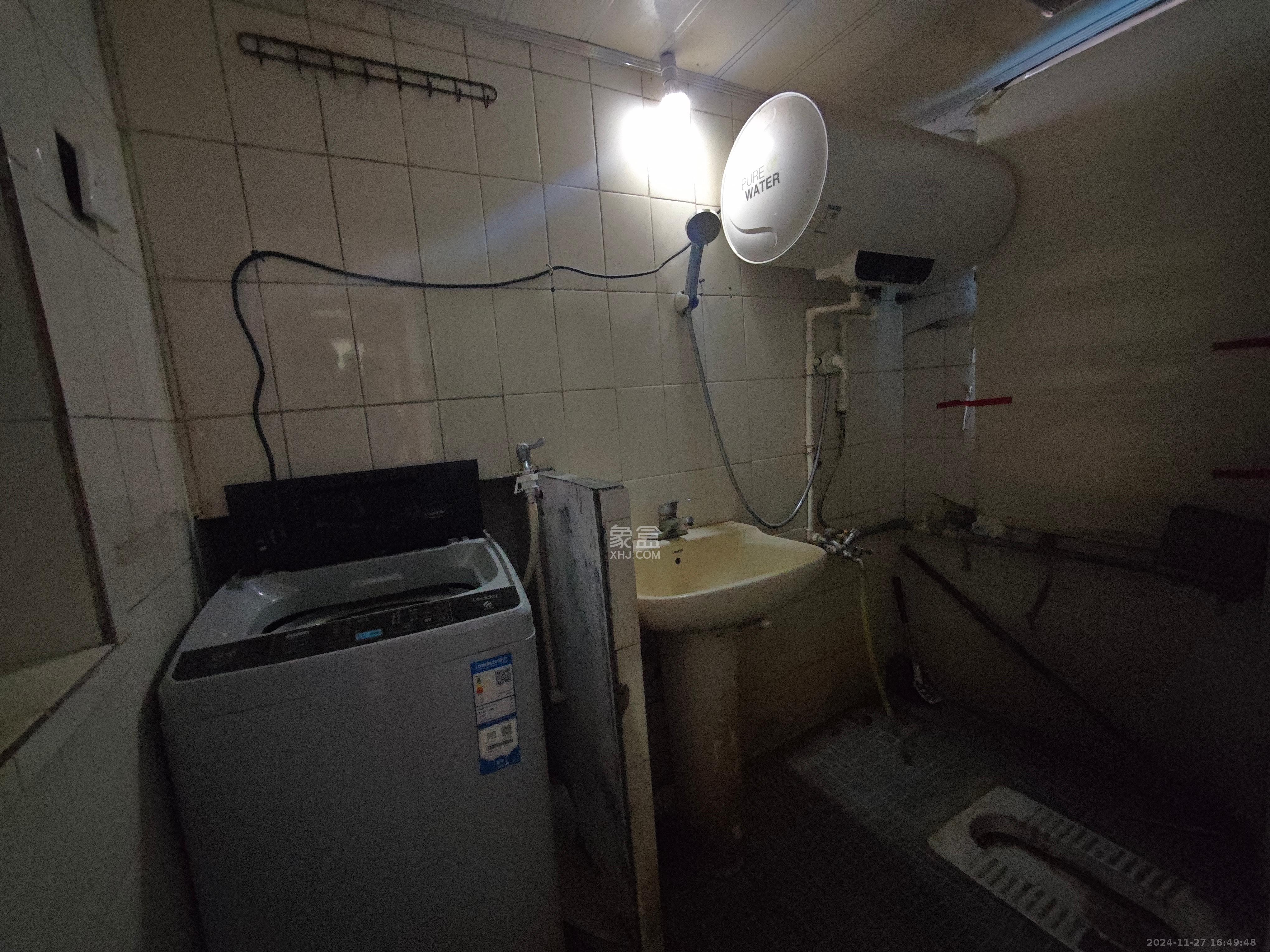 富雅坪社区(红墙巷) 3室1厅1卫 2400.0元/月 富雅坪社区(红墙巷) 3室1厅1卫 2400.0元/月室内图