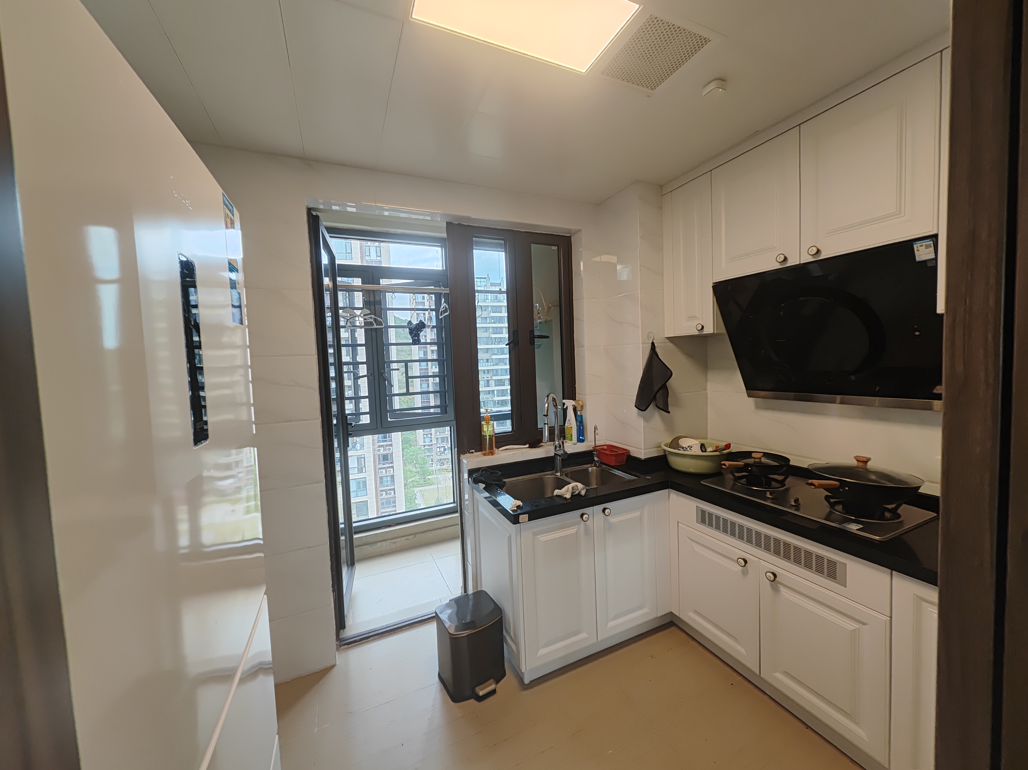 碧桂园豪园-二期  3室2厅2卫   72.80万 碧桂园豪园-二期  3室2厅2卫   72.80万客厅