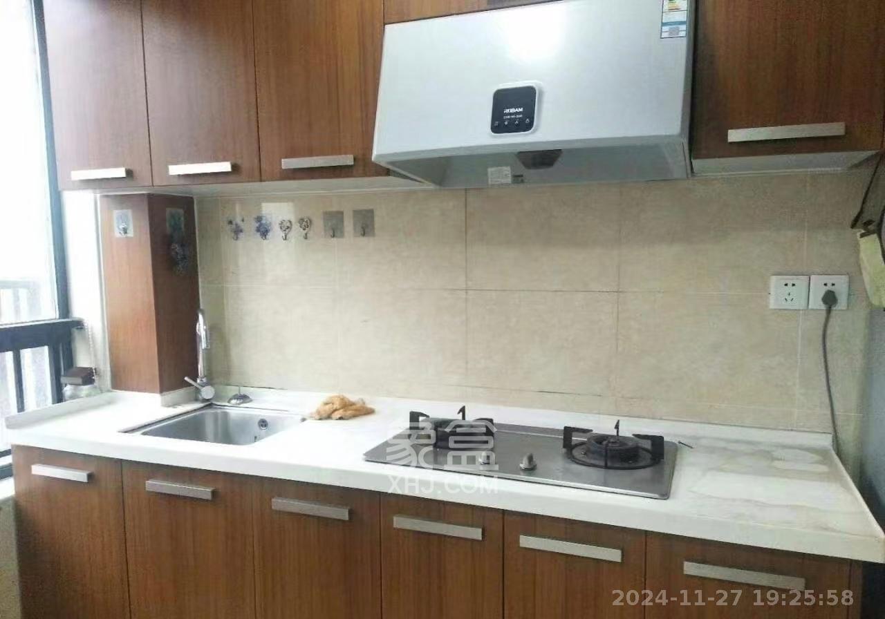 中信凯旋蓝岸（中信新城三期）  3室2厅1卫    1800.0元/月室内图