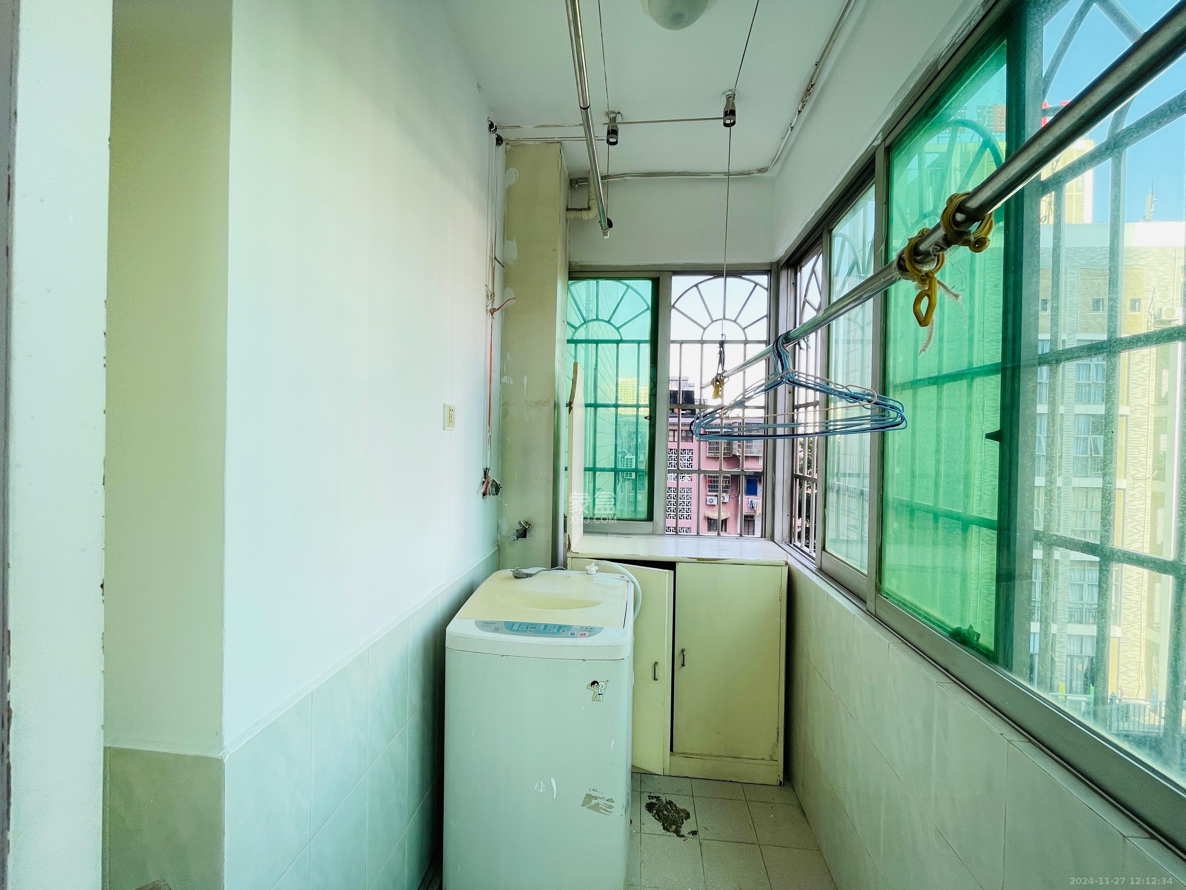 建工集团单位房 1室2厅2卫 2500.0元/月 建工集团单位房 1室2厅2卫 2500.0元/月室内图