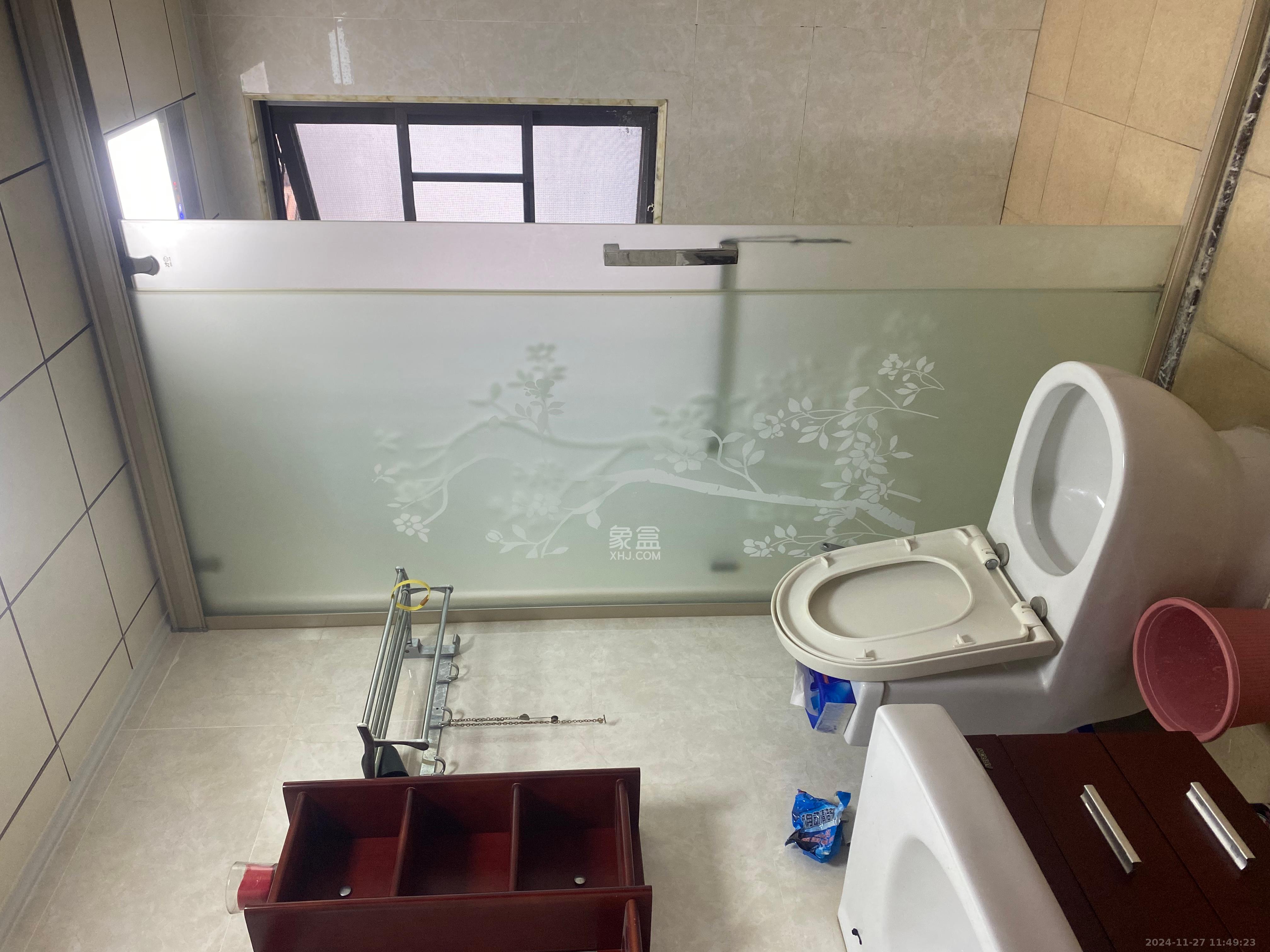 和泓梅溪四季  4室2厅2卫   3700.00元/月室内图