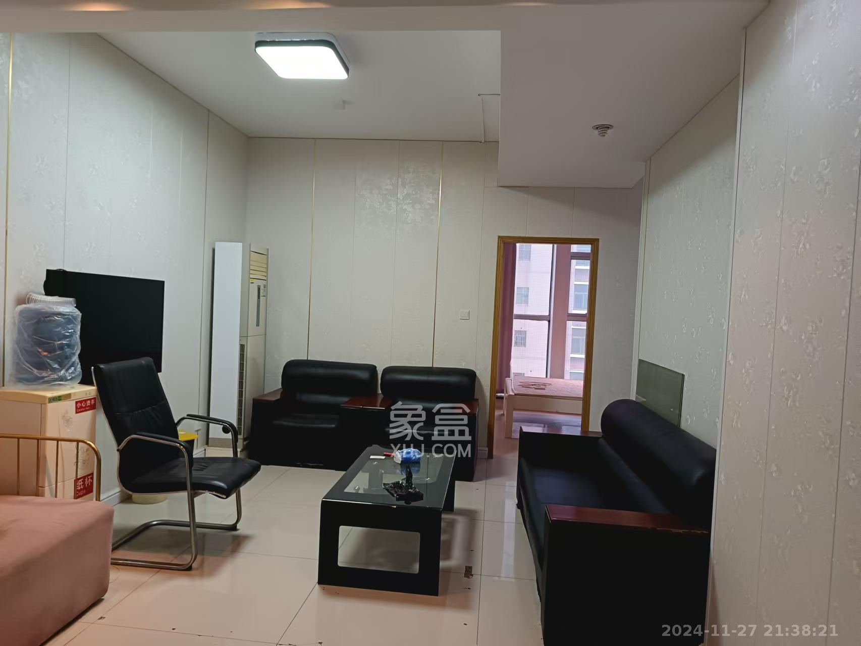 红星国际星城  3室1厅1卫    2100.0元/月 红星国际星城  3室1厅1卫    2100.0元/月