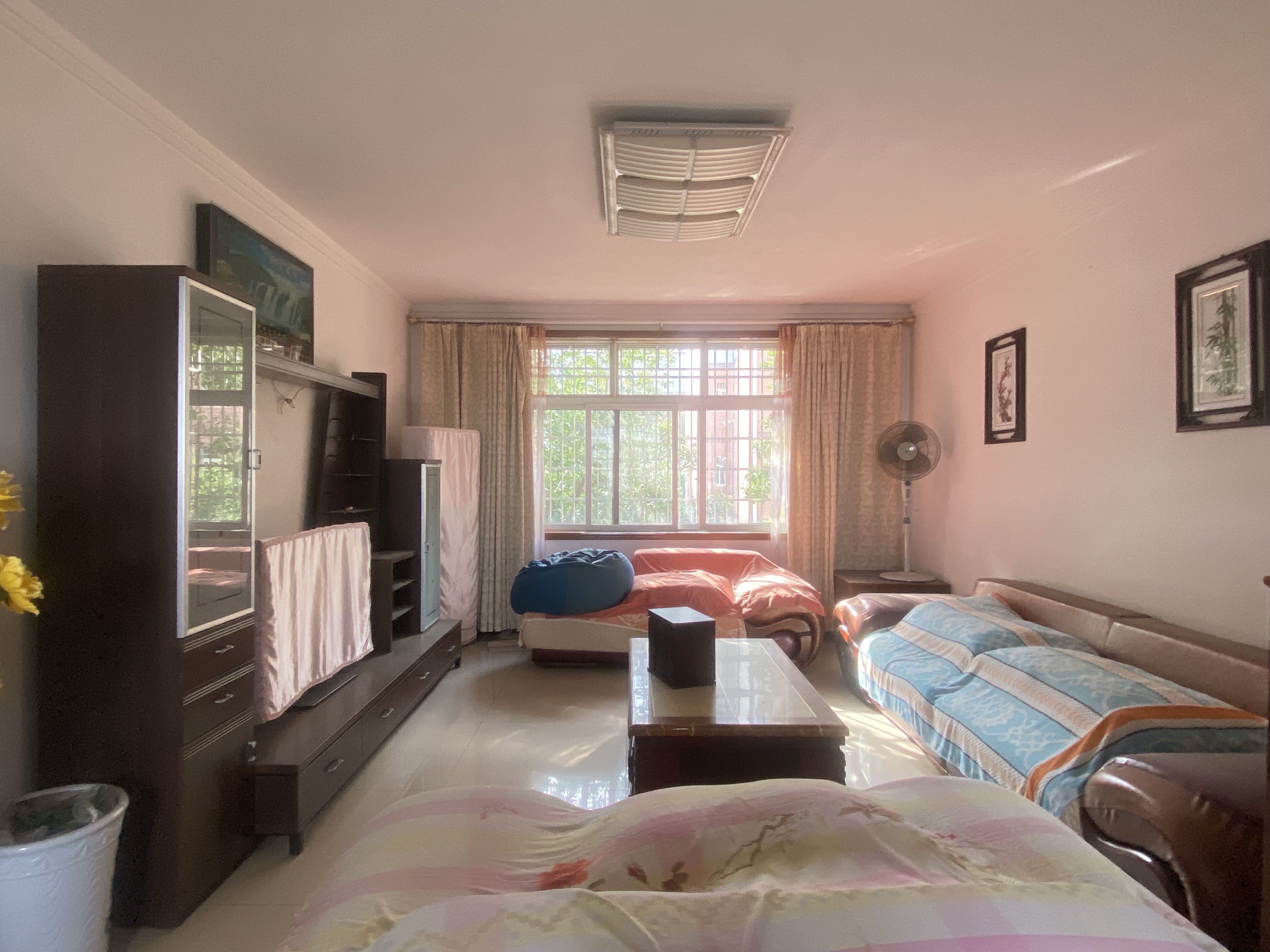 广圆秀之都 3室2厅2卫 49.8万 广圆秀之都 3室2厅2卫 49.8万客厅