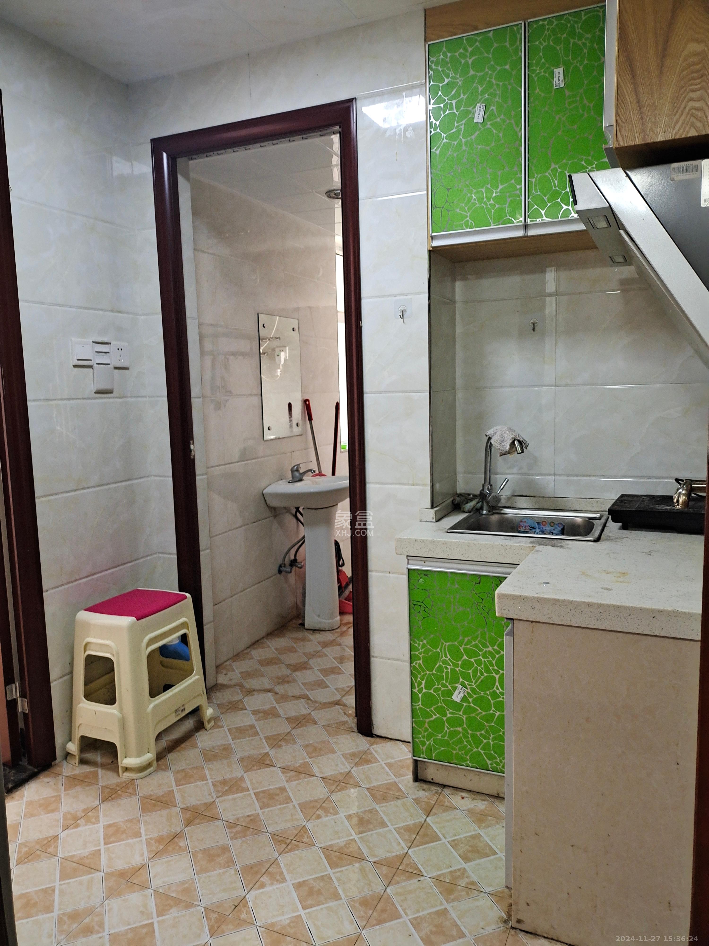 骑龙安置小区 1室1厅1卫 1000.0元/月 骑龙安置小区 1室1厅1卫 1000.0元/月室内图