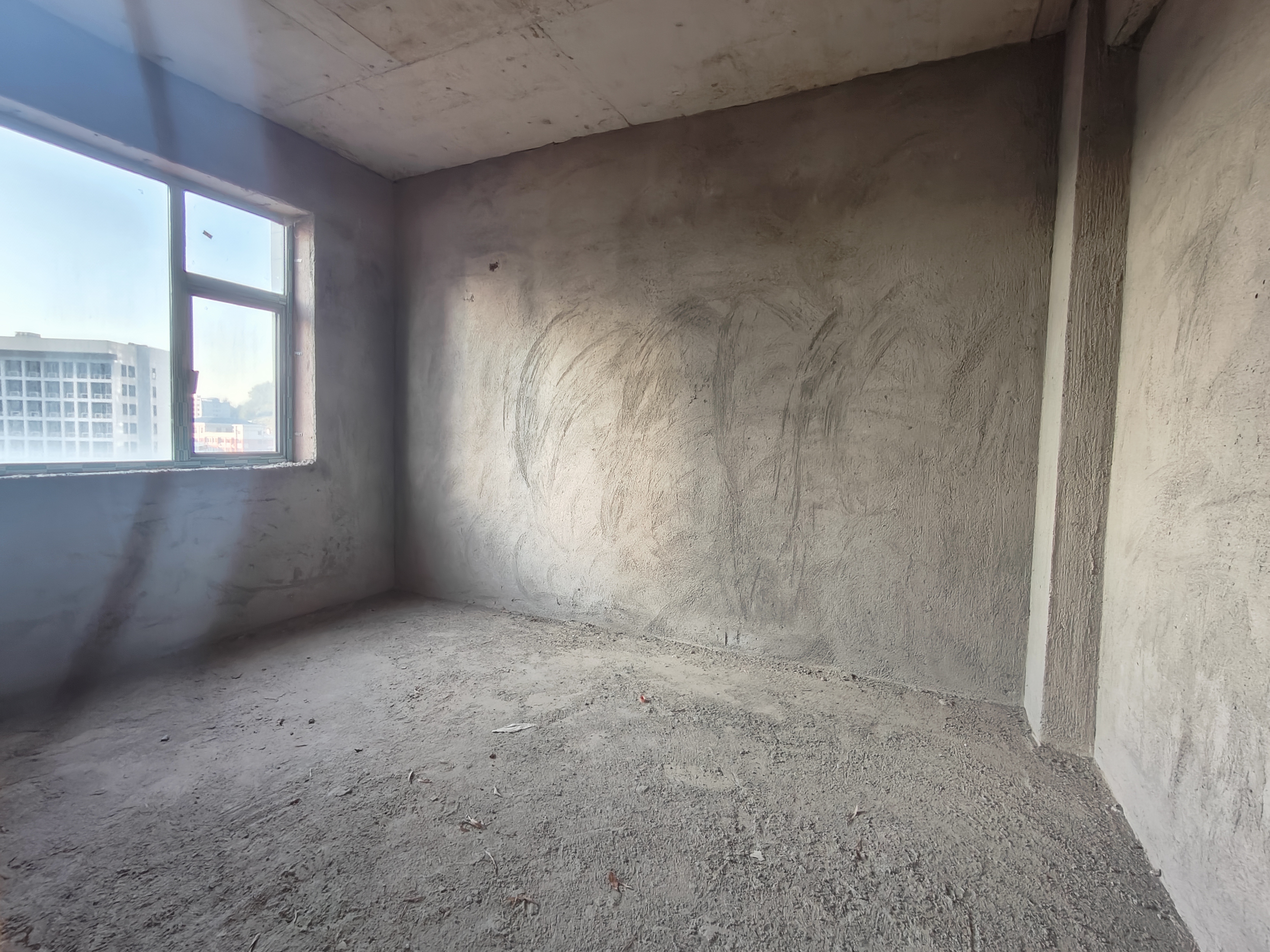 阳光时代 5室2厅2卫 120.0万 阳光时代 5室2厅2卫 120.0万客厅