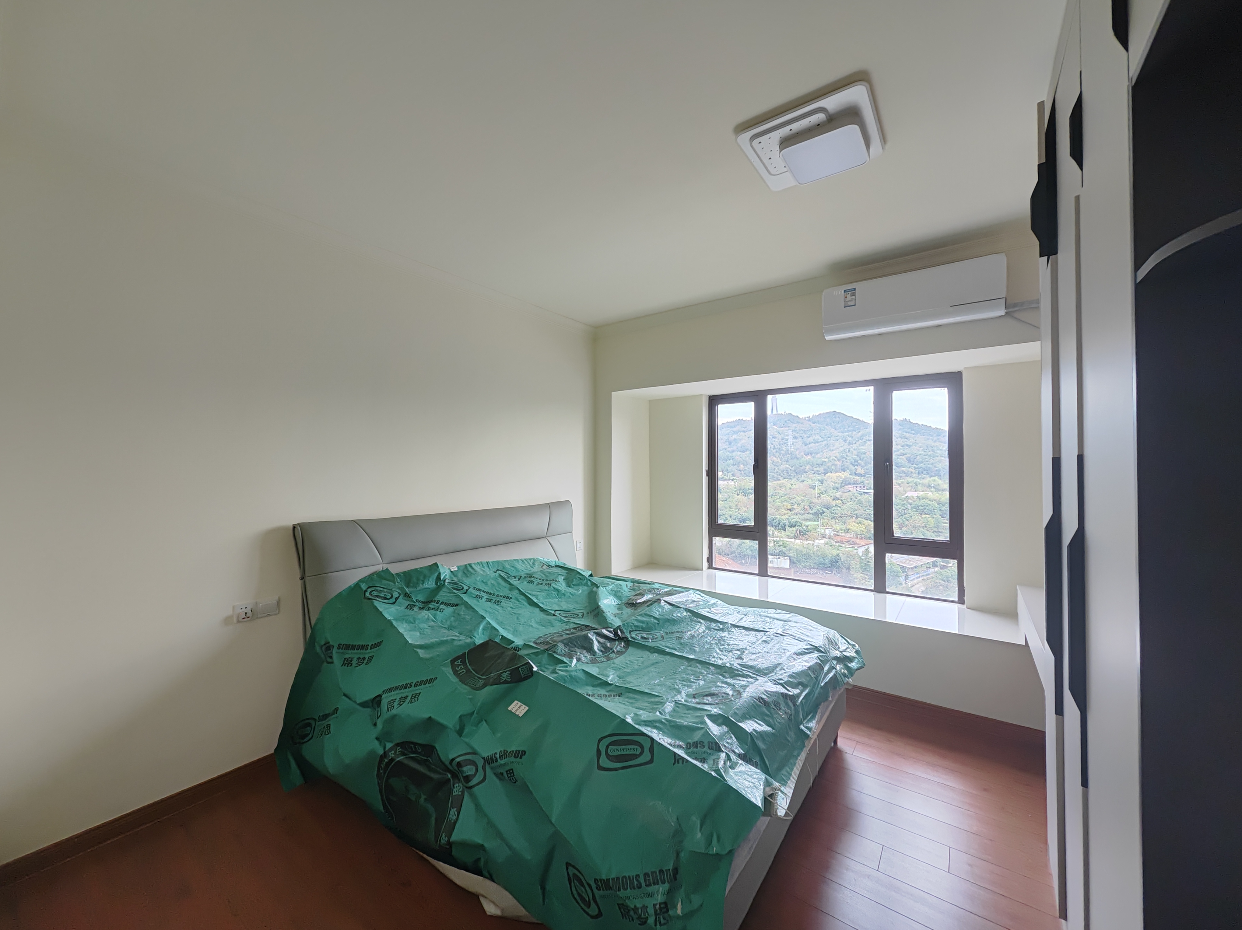 碧桂园豪园-二期  3室2厅2卫   72.80万 碧桂园豪园-二期  3室2厅2卫   72.80万客厅