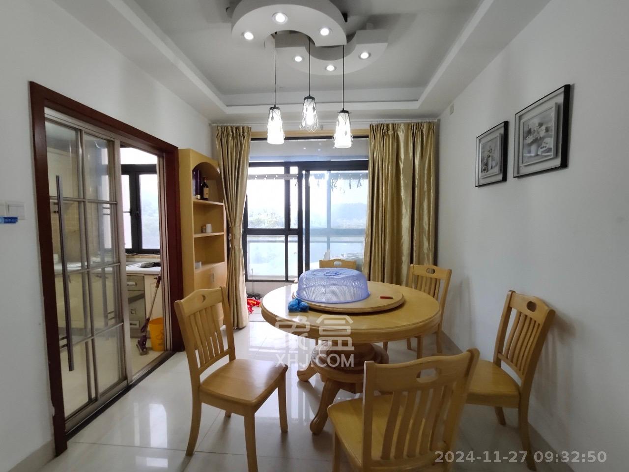 藏珑湖上国际花园 4室2厅2卫 3600.0元/月 藏珑湖上国际花园 4室2厅2卫 3600.0元/月室内图