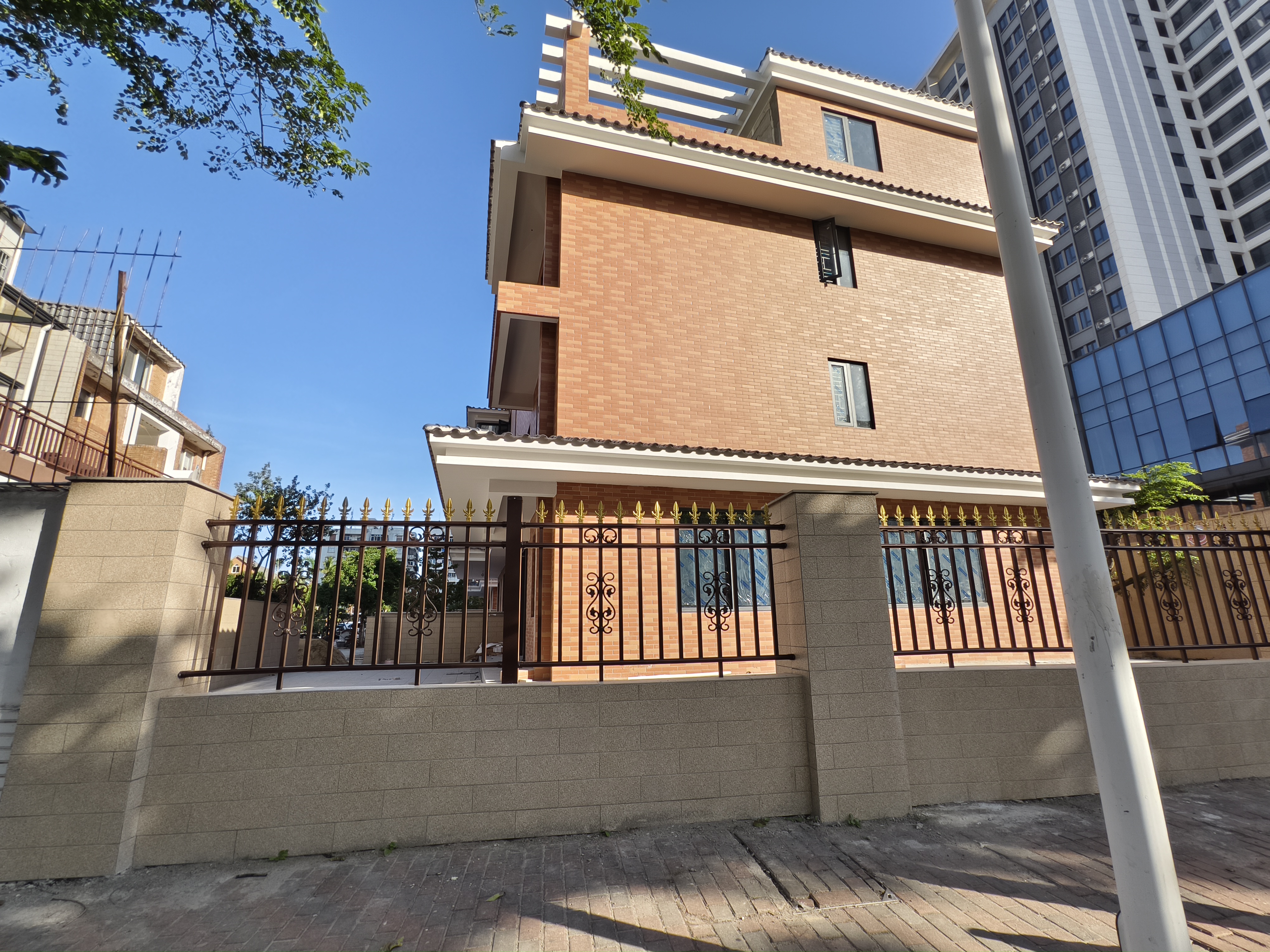 银梦别墅 1室4厅6卫 800.0万 银梦别墅 1室4厅6卫 800.0万客厅