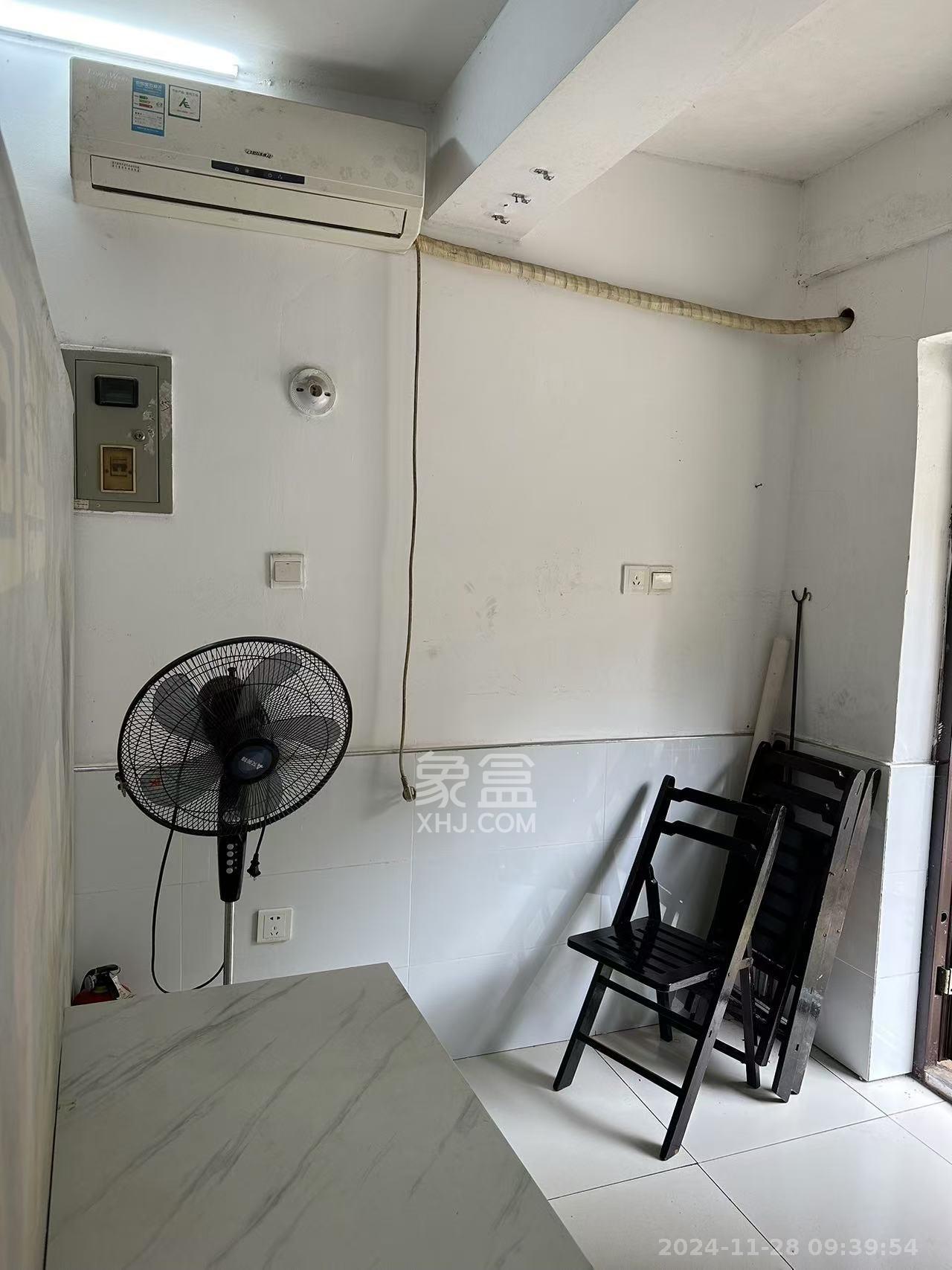 银路家园(公路局单位房) 1室0厅0卫 600.0元/月 银路家园(公路局单位房) 1室0厅0卫 600.0元/月室内图