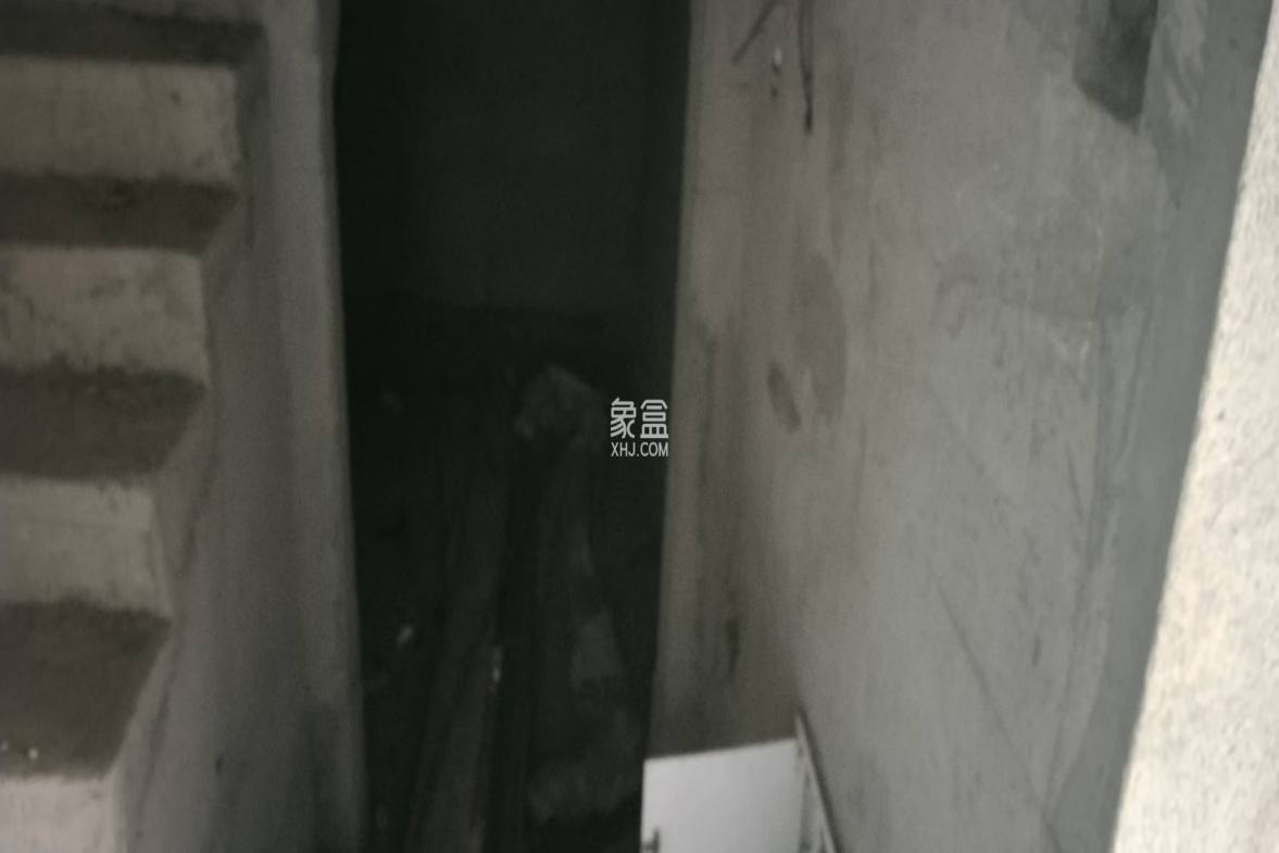 碧桂园  6室3厅4卫    280.0万 碧桂园  6室3厅4卫    280.0万室内图