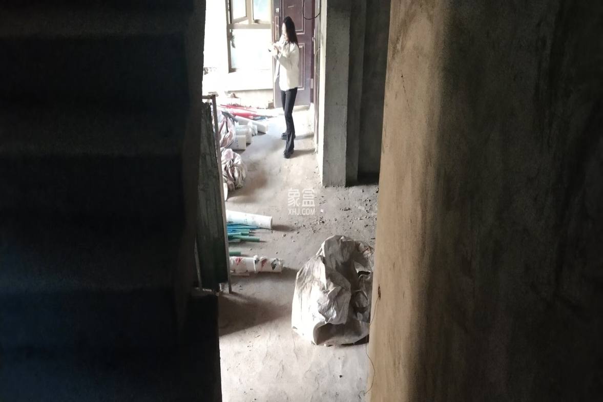 碧桂园  6室3厅4卫    280.0万 碧桂园  6室3厅4卫    280.0万室内图