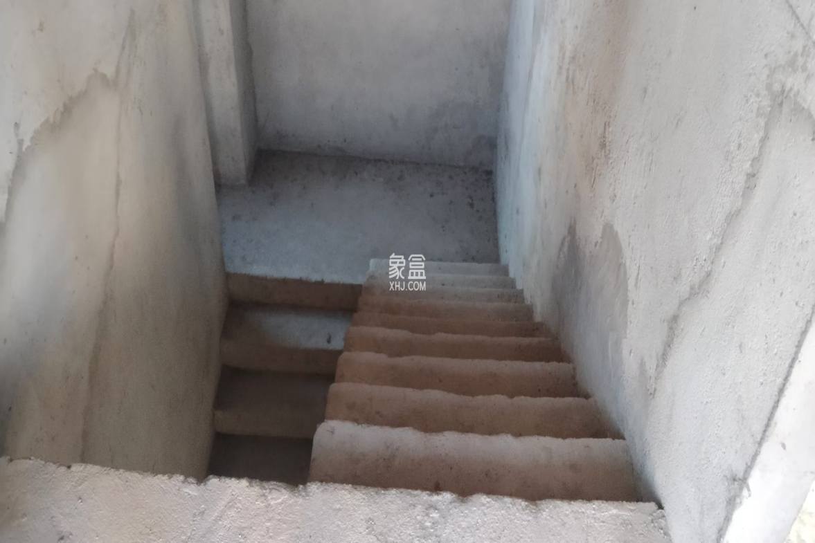 碧桂园  6室3厅4卫    280.0万 碧桂园  6室3厅4卫    280.0万室内图