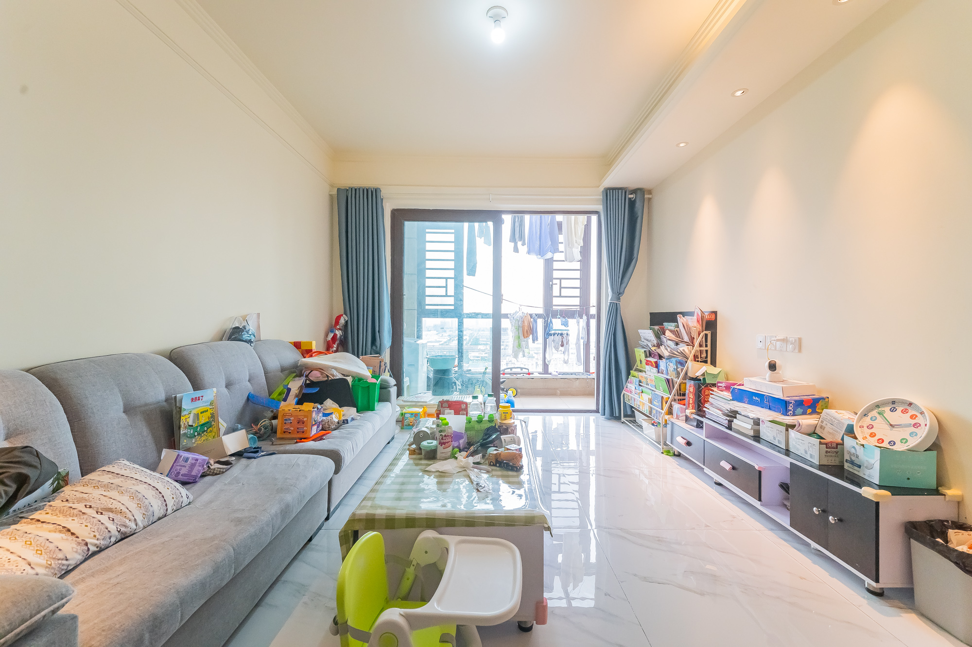 碧桂园中央花园 3室2厅2卫 85.8万 碧桂园中央花园 3室2厅2卫 85.8万客厅