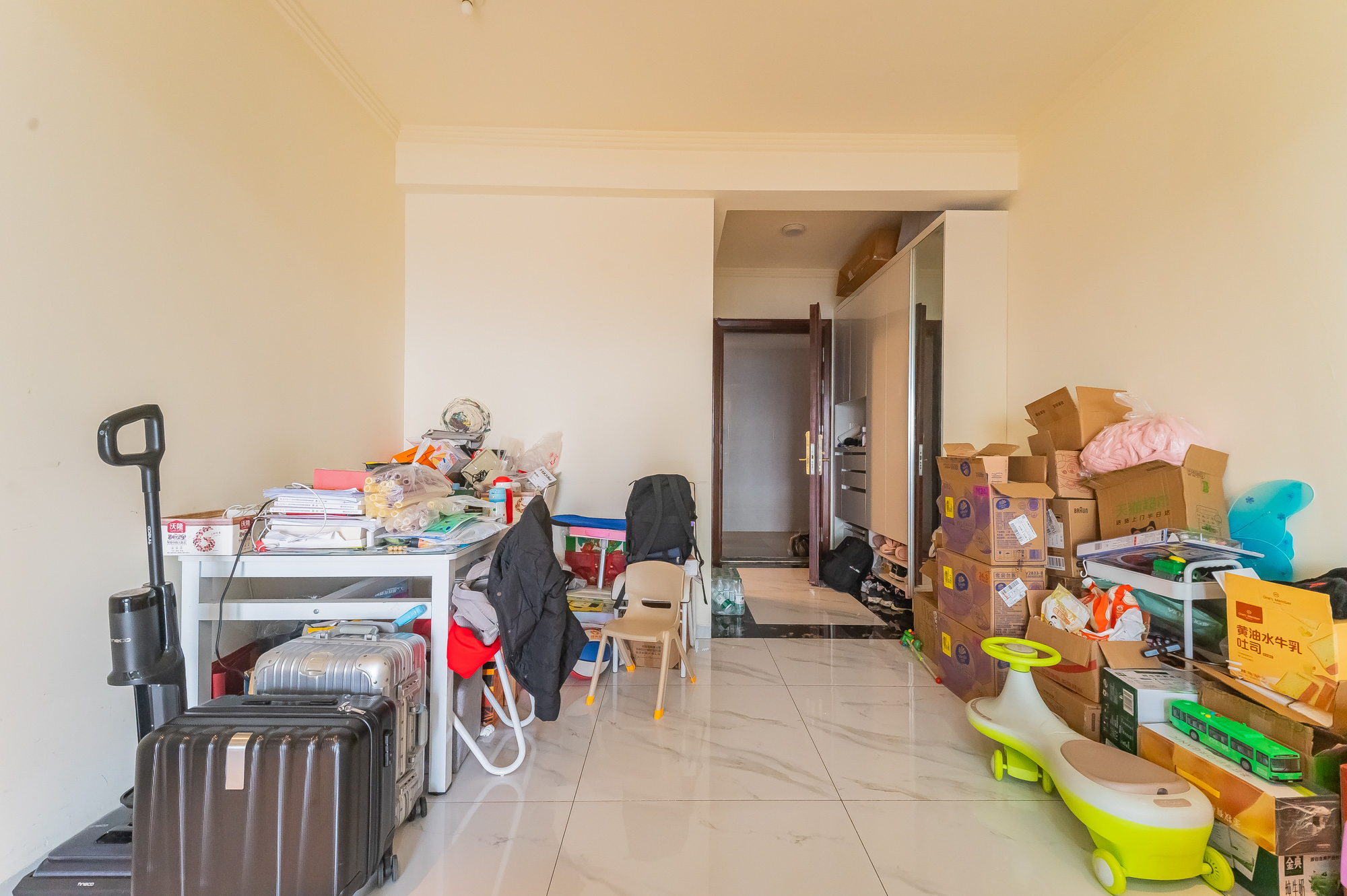 碧桂园中央花园 3室2厅2卫 85.8万 碧桂园中央花园 3室2厅2卫 85.8万客厅