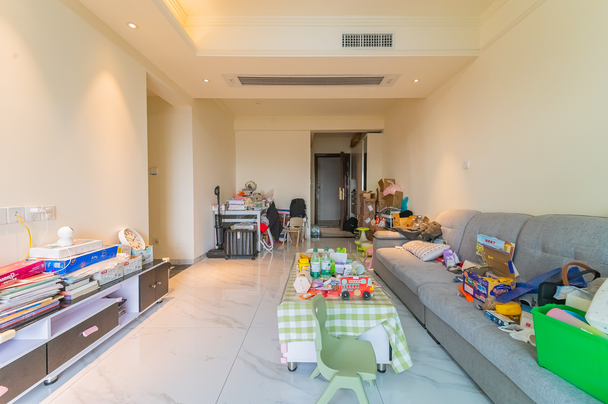 碧桂园中央花园 3室2厅2卫 85.8万 碧桂园中央花园 3室2厅2卫 85.8万客厅