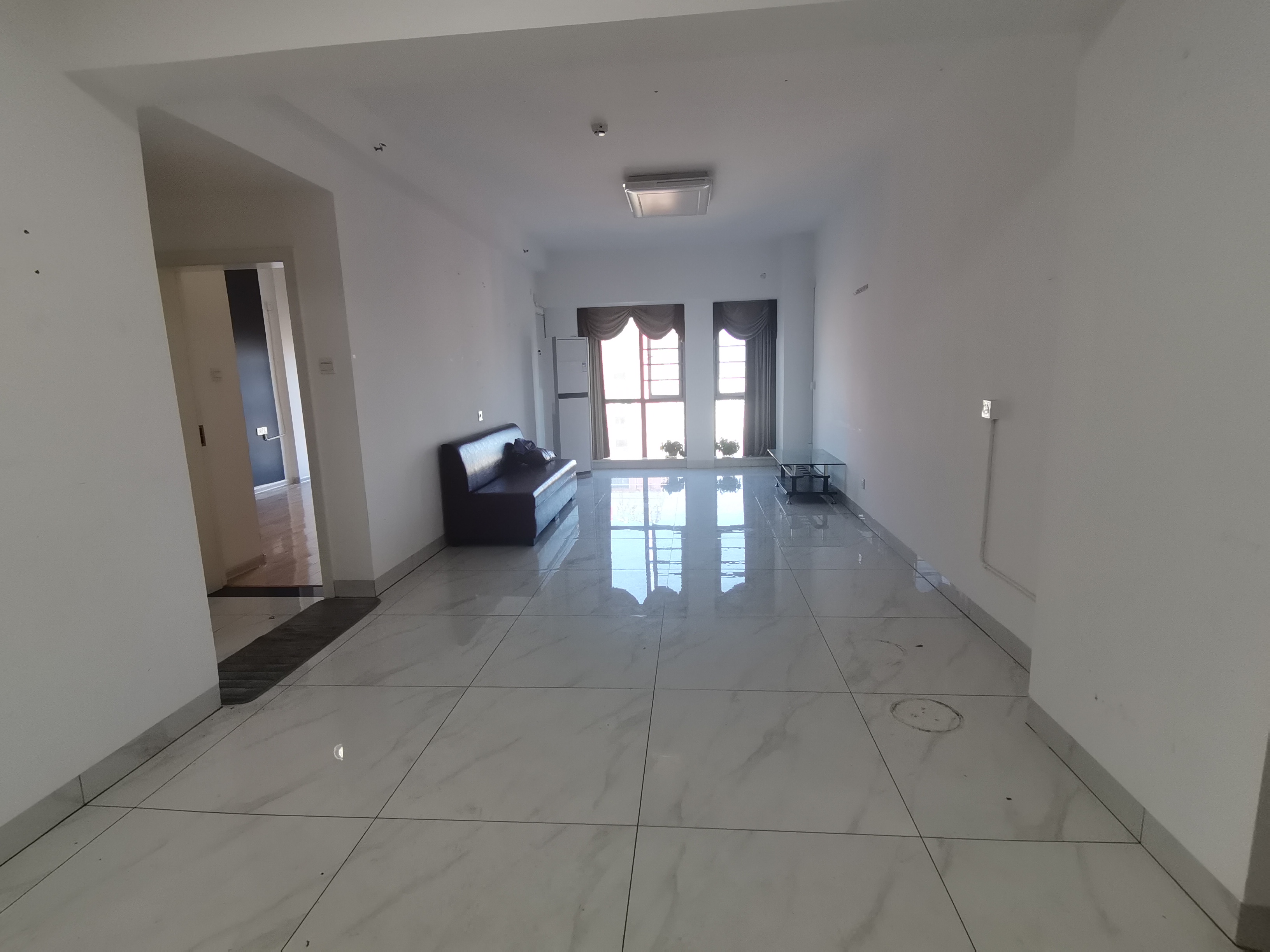 庐山春天 2室2厅1卫 50.0万 庐山春天 2室2厅1卫 50.0万室内图