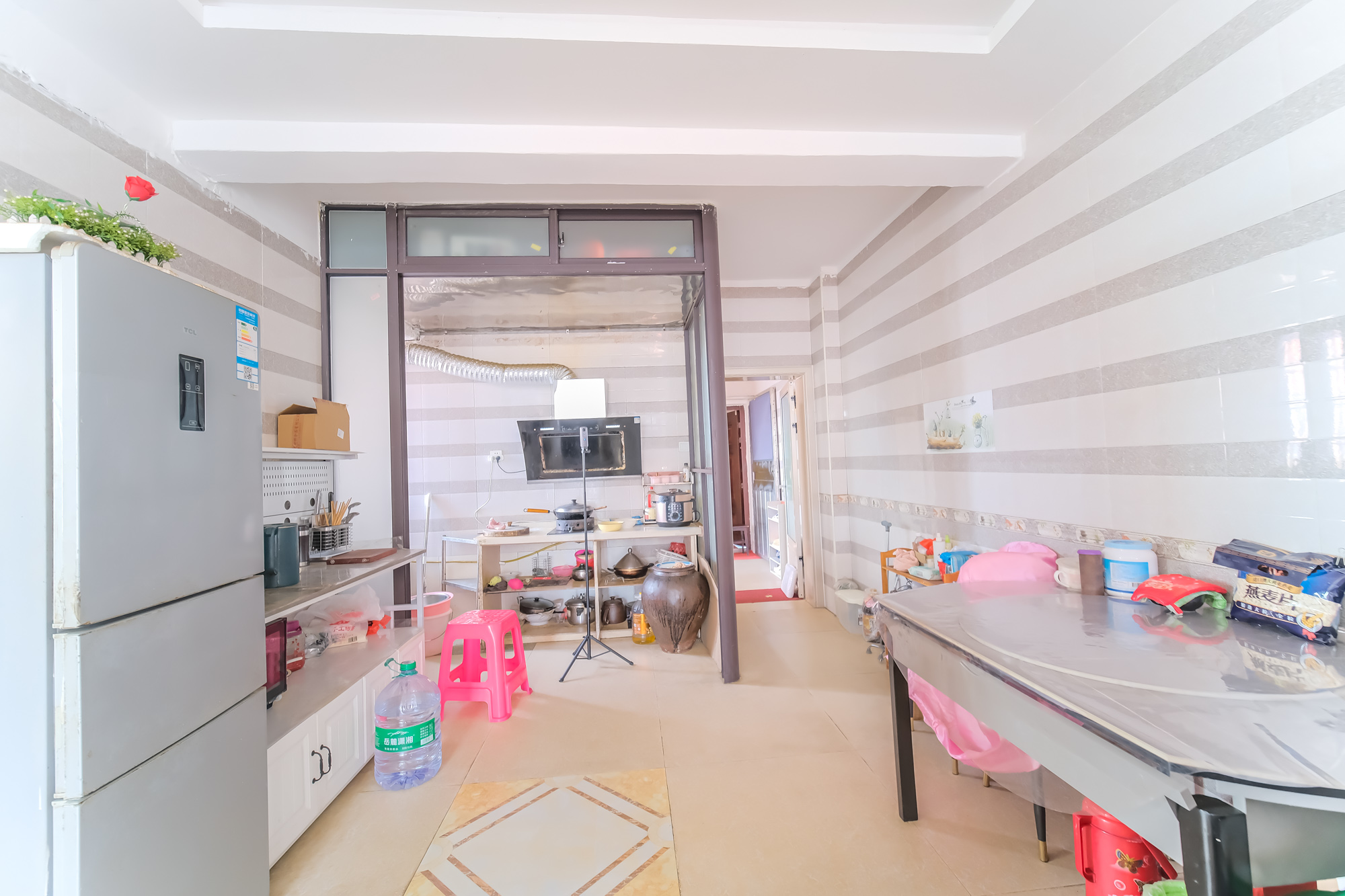 月亮湾草莓街区一、二期 3室2厅1卫 64.0万 月亮湾草莓街区一、二期 3室2厅1卫 64.0万客厅