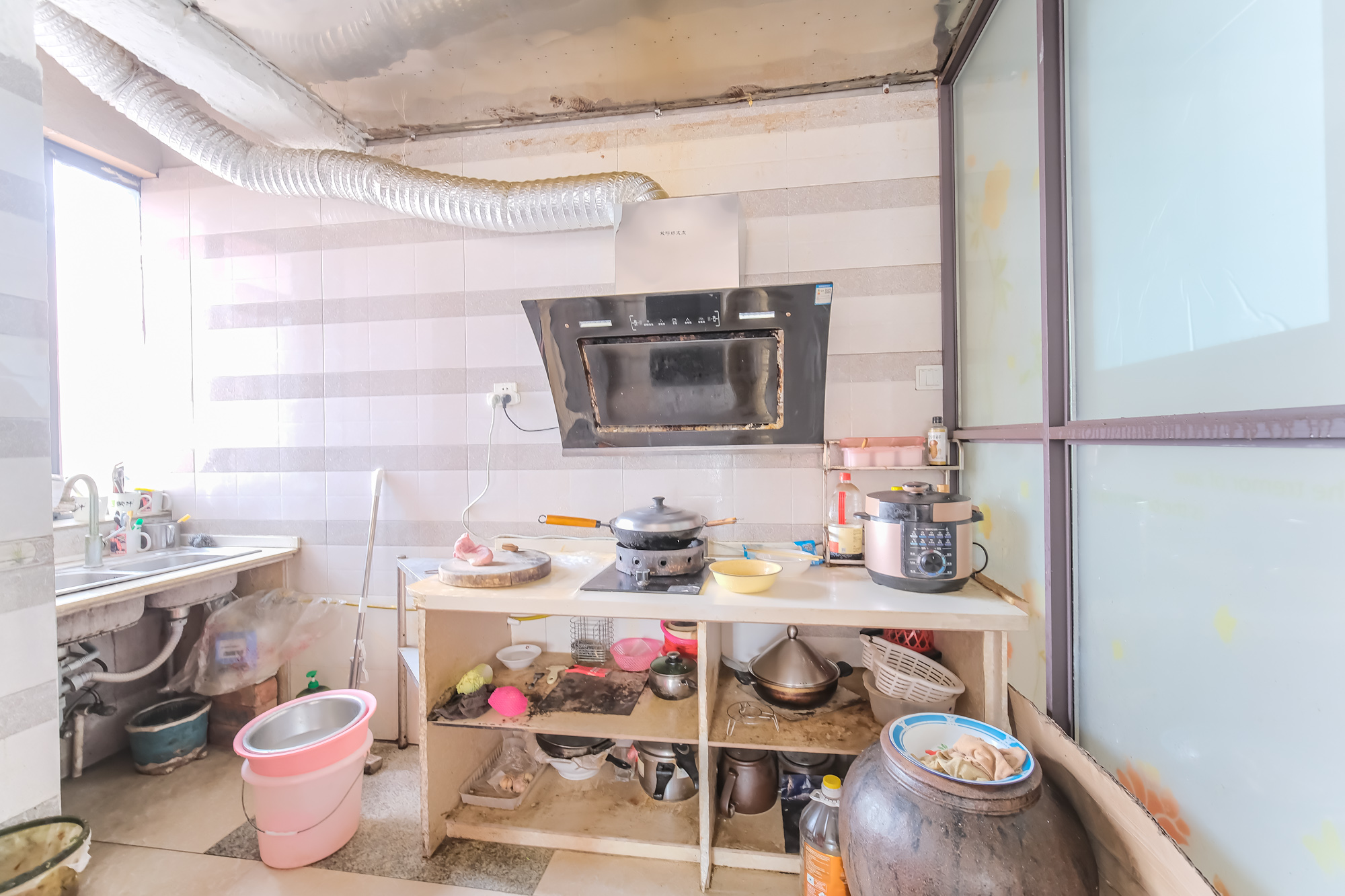 月亮湾草莓街区一、二期 3室2厅1卫 64.0万 月亮湾草莓街区一、二期 3室2厅1卫 64.0万厨房