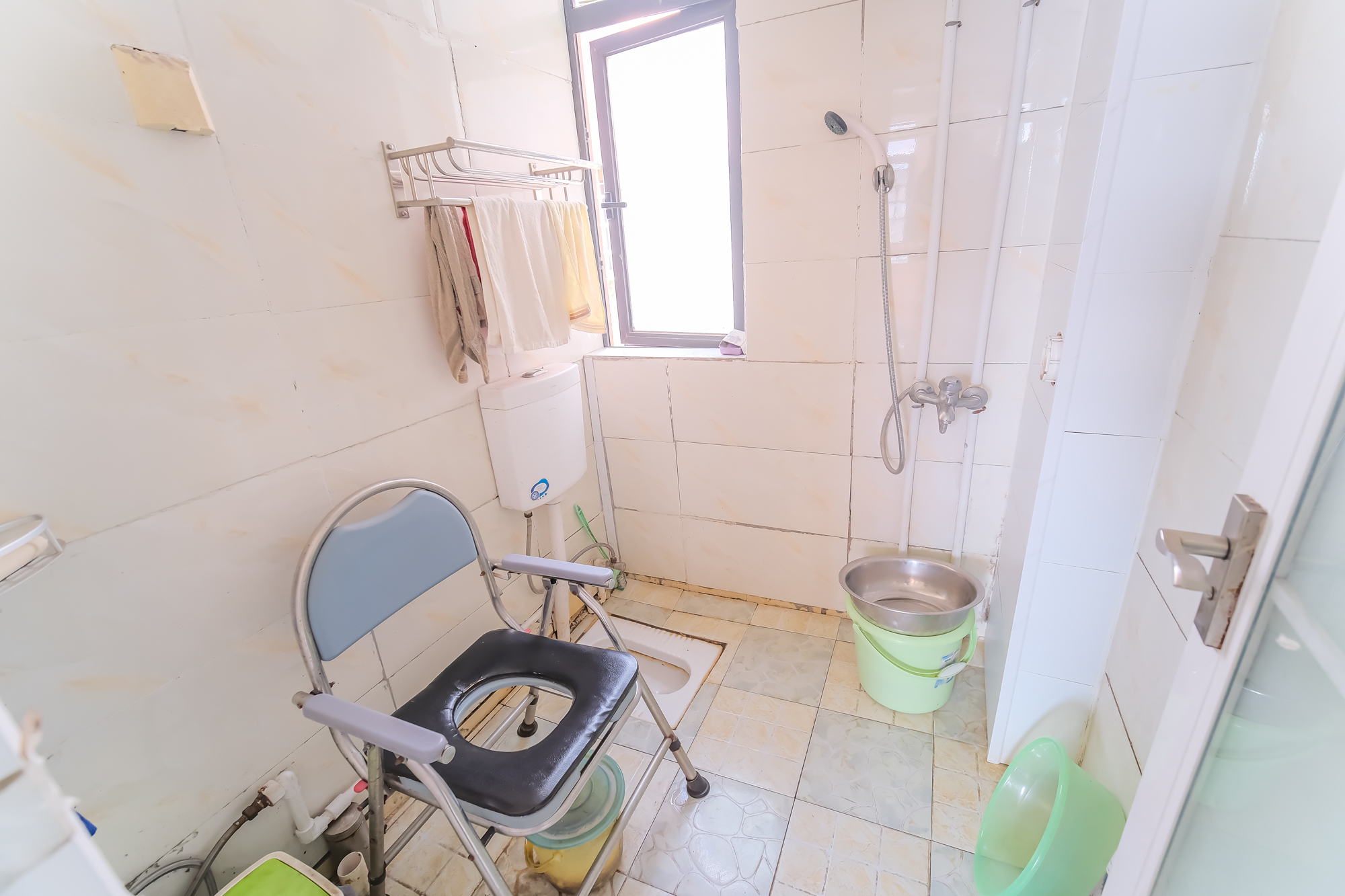 月亮湾草莓街区一、二期 3室2厅1卫 64.0万 月亮湾草莓街区一、二期 3室2厅1卫 64.0万卫生间