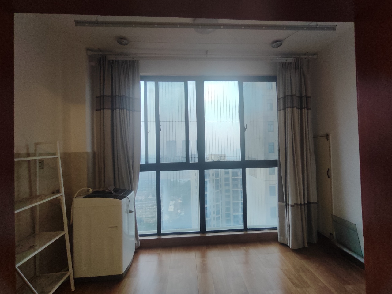 武广国际学苑 3室2厅1卫 2100.0元/月 武广国际学苑 3室2厅1卫 2100.0元/月室内图