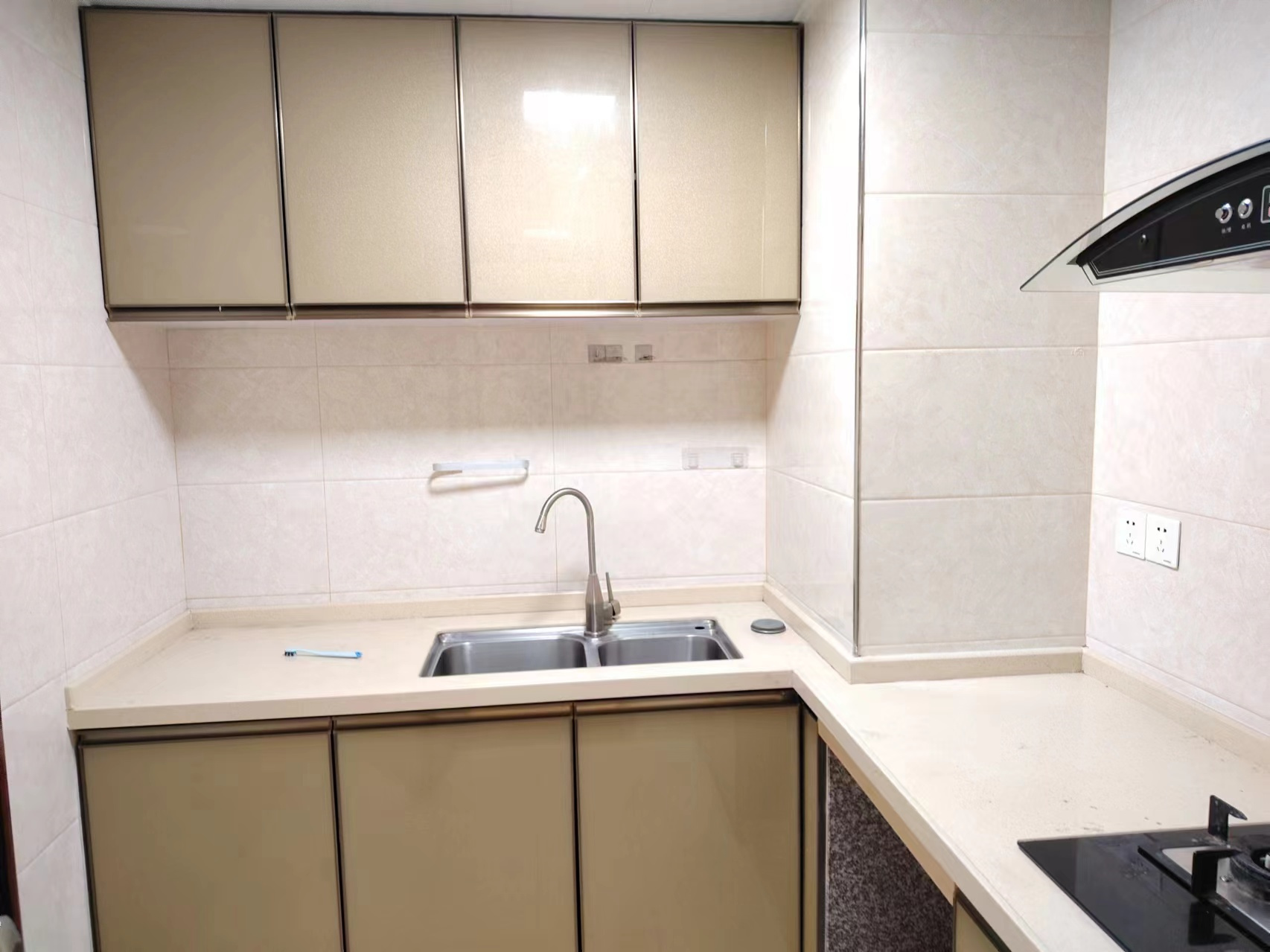 国兴城(C区)  3室2厅1卫    170.0万 国兴城(C区)  3室2厅1卫    170.0万室内图