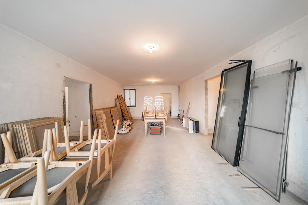 阳光100一期、四五期  5室2厅2卫    145.0万