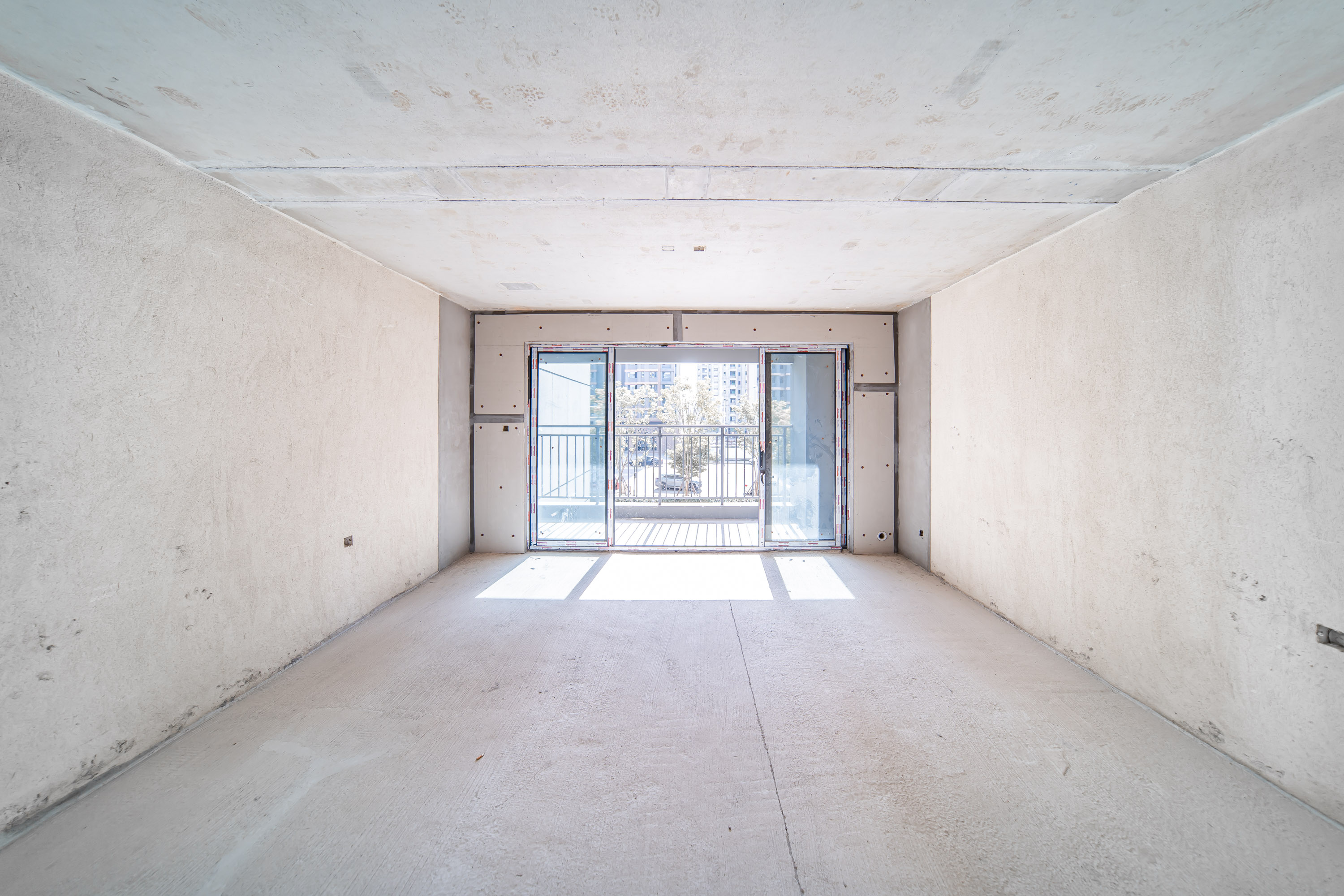 城发恒伟洋湖映2009  4室2厅3卫    179.0万客厅