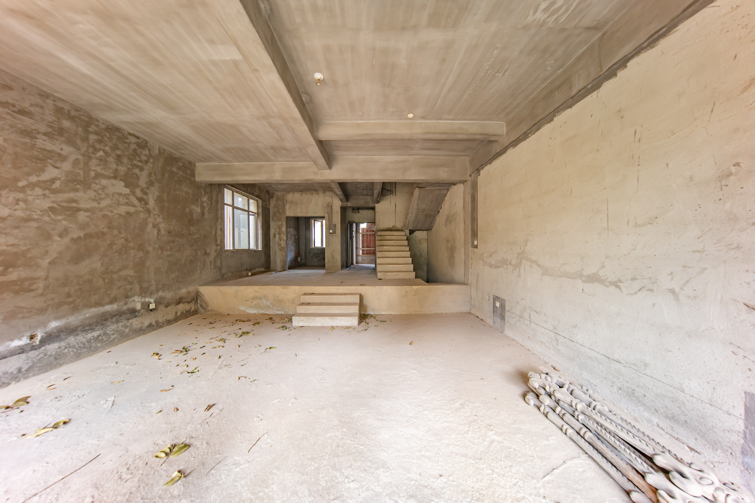 卓越麓山别墅(麓山峰境产权麓山花苑) 6室3厅3卫 468.0万 卓越麓山别墅(麓山峰境产权麓山花苑) 6室3厅3卫 468.0万客厅