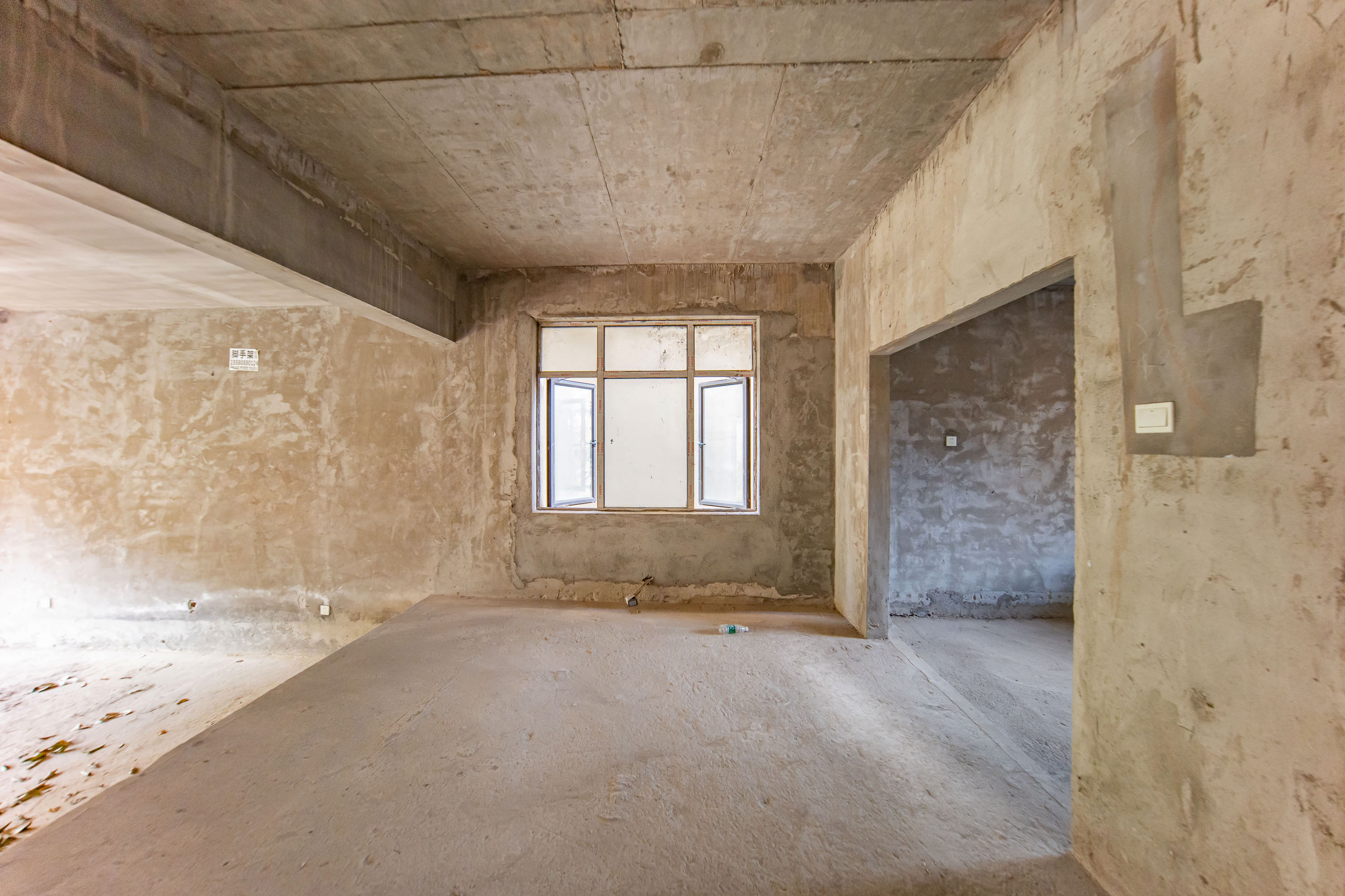 卓越麓山别墅(麓山峰境产权麓山花苑) 6室3厅3卫 468.0万 卓越麓山别墅(麓山峰境产权麓山花苑) 6室3厅3卫 468.0万客厅