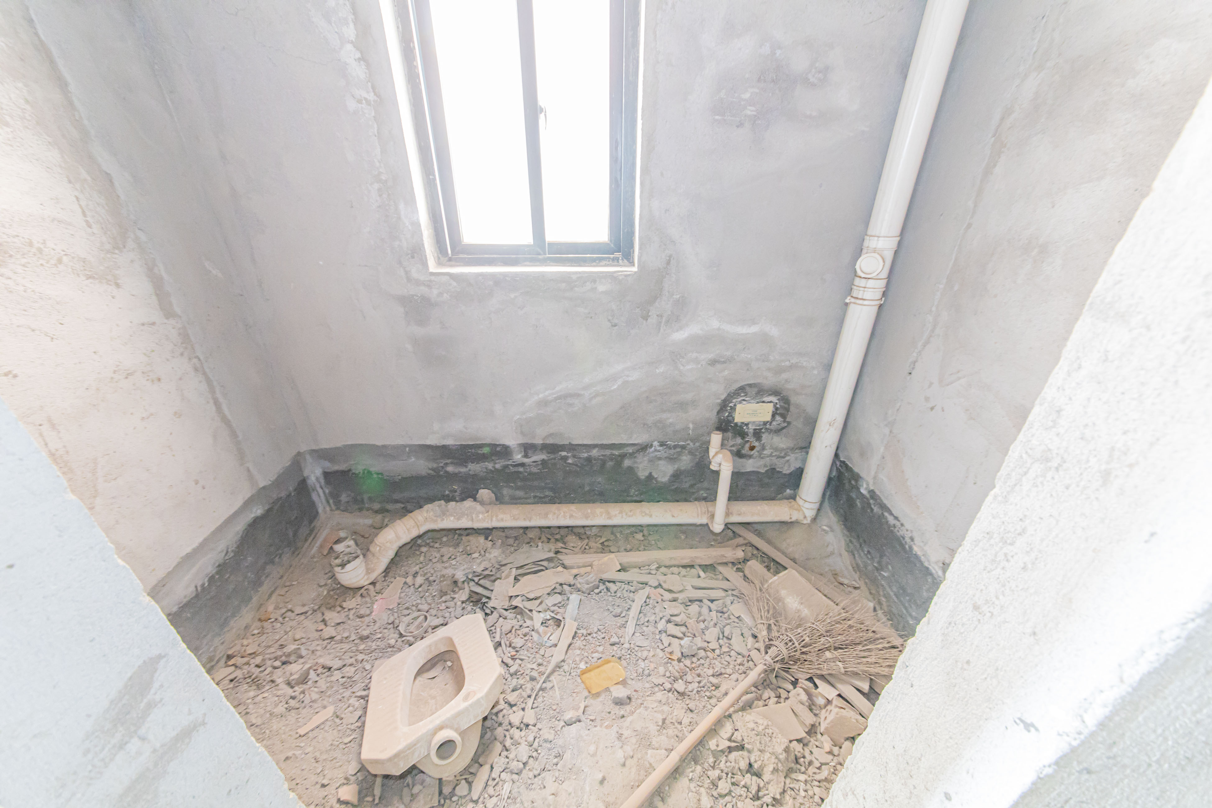 怡和山庄  5室2厅2卫   179.50万卫生间