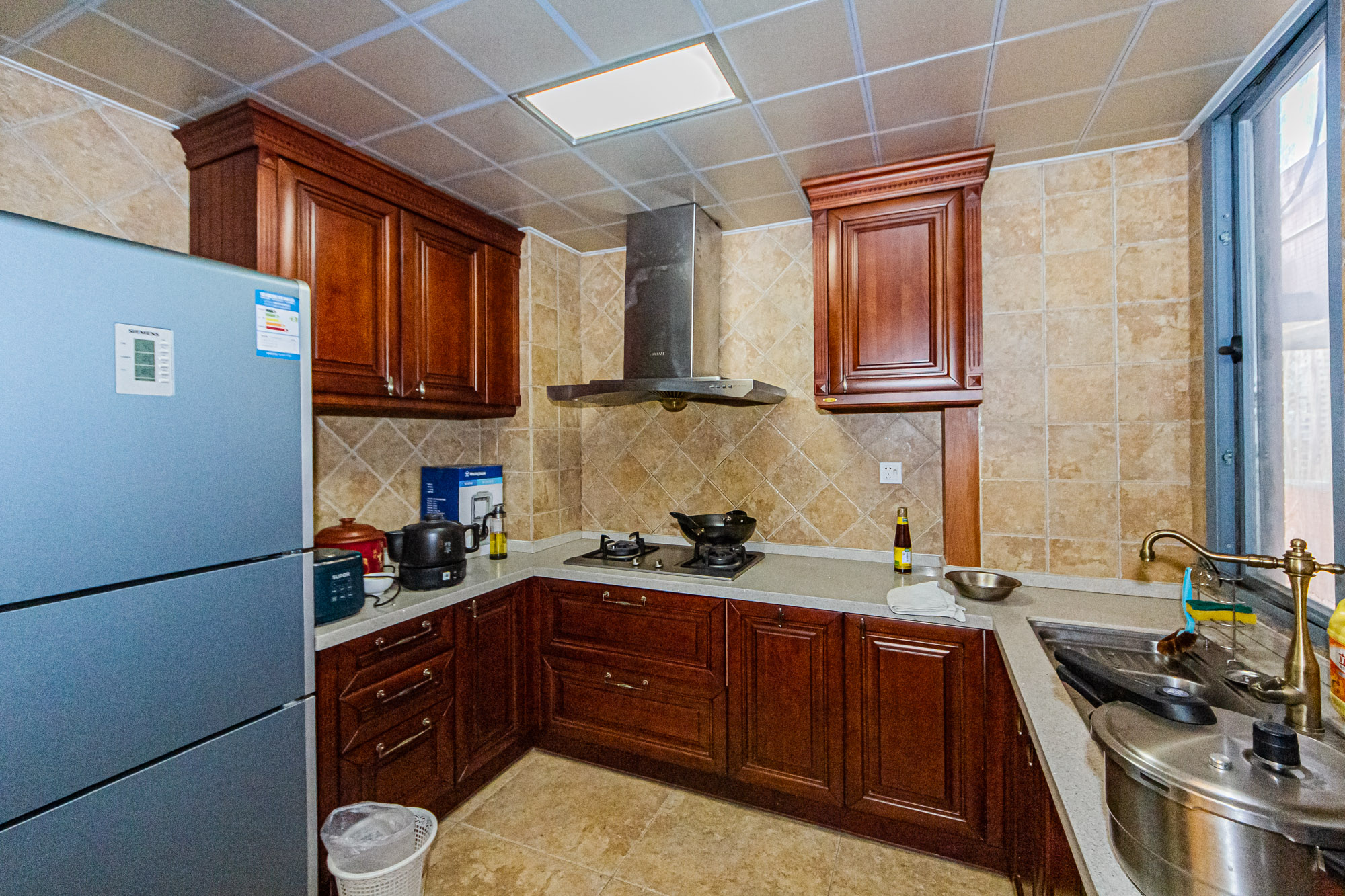 滨江君悦香邸  3室2厅2卫    178.0万厨房