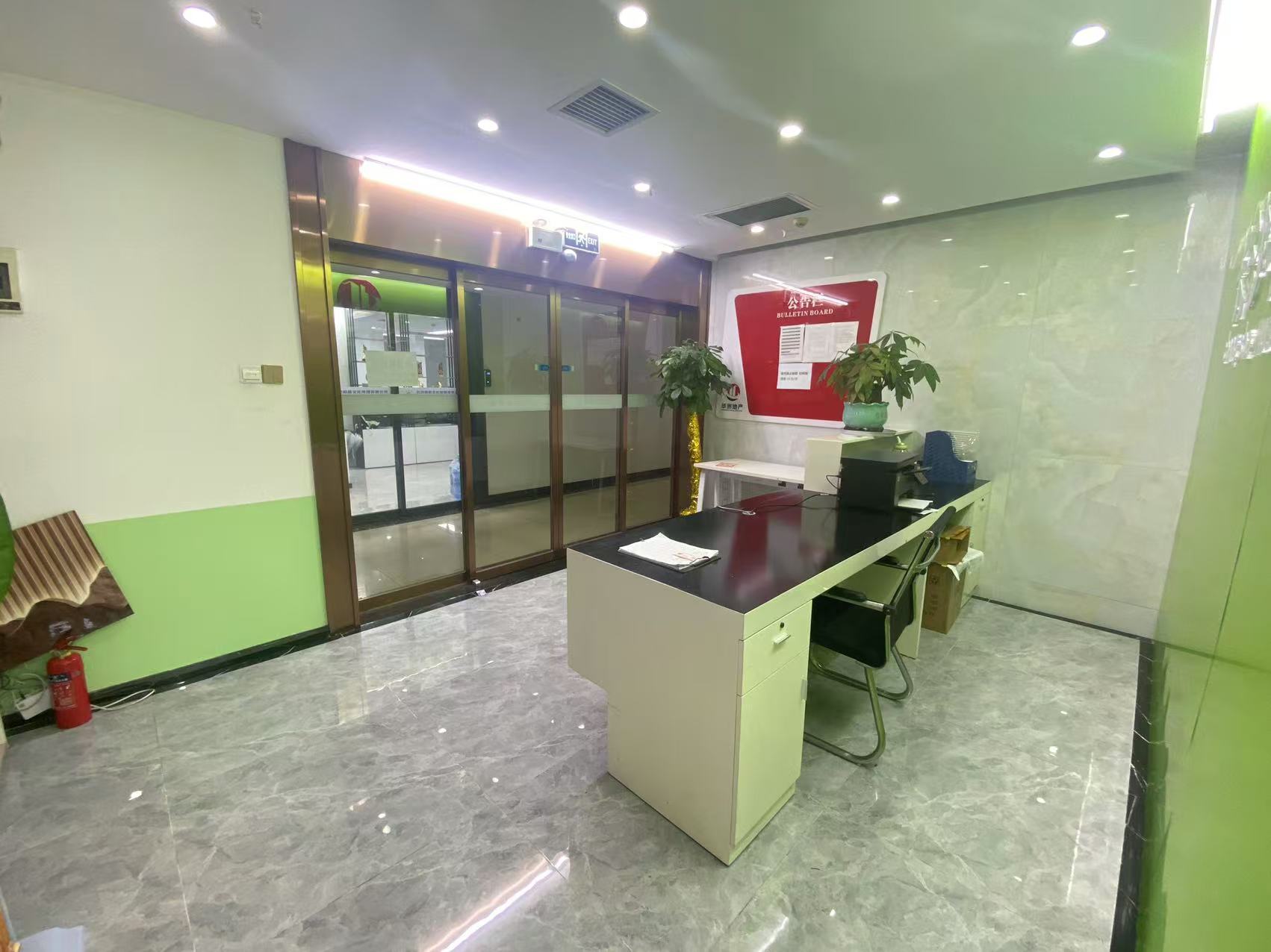 高信向日葵 4室2厅1卫 7000.0元/月 高信向日葵 4室2厅1卫 7000.0元/月室内图