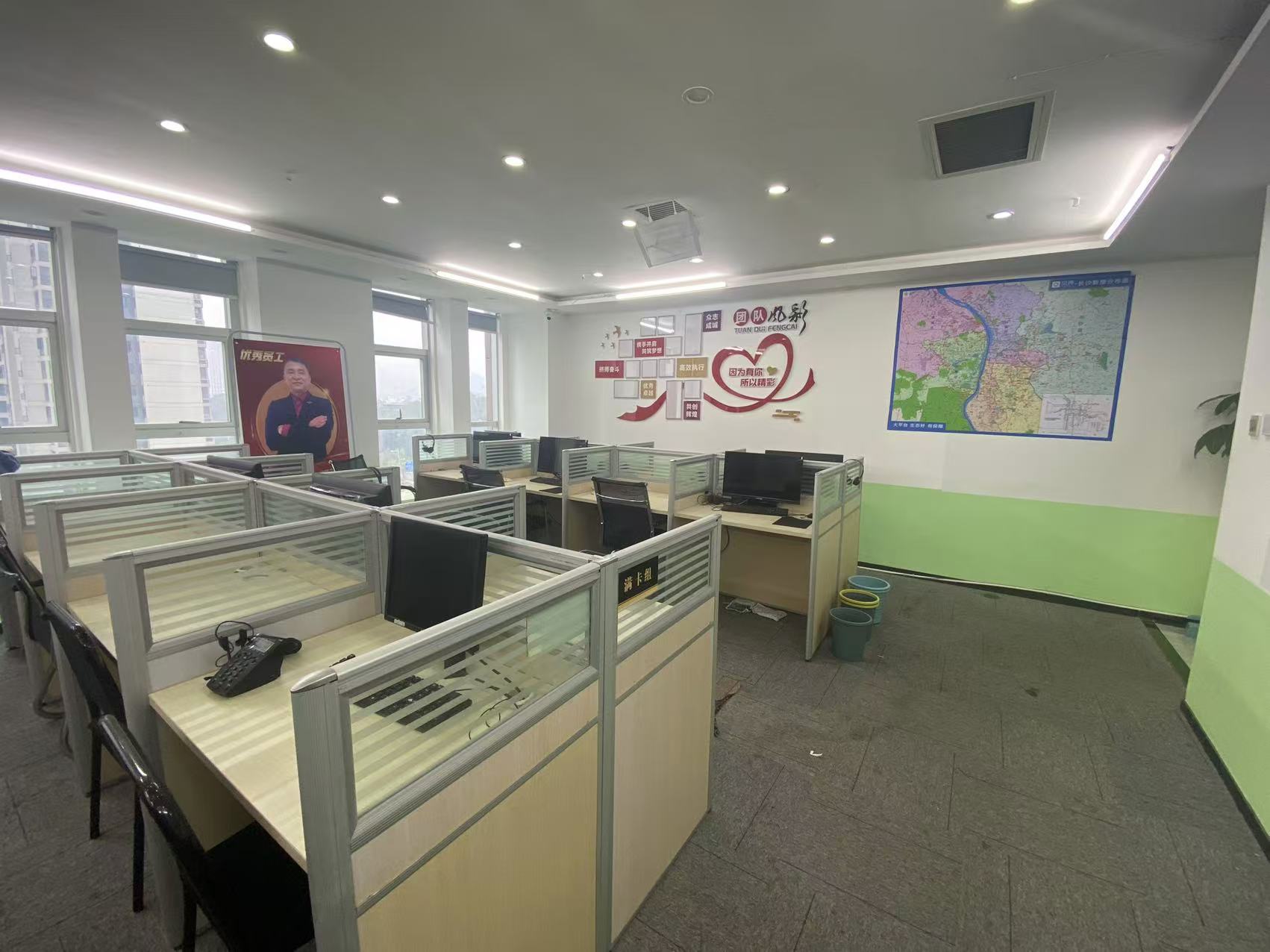 高信向日葵 4室2厅1卫 7000.0元/月 高信向日葵 4室2厅1卫 7000.0元/月室内图